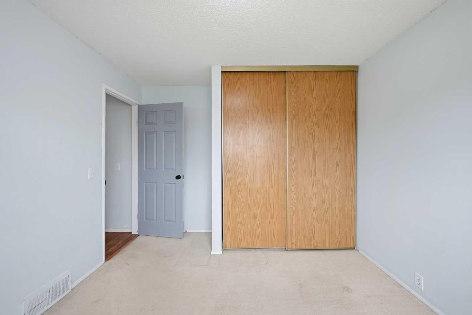 128 Ridgegate Way SW