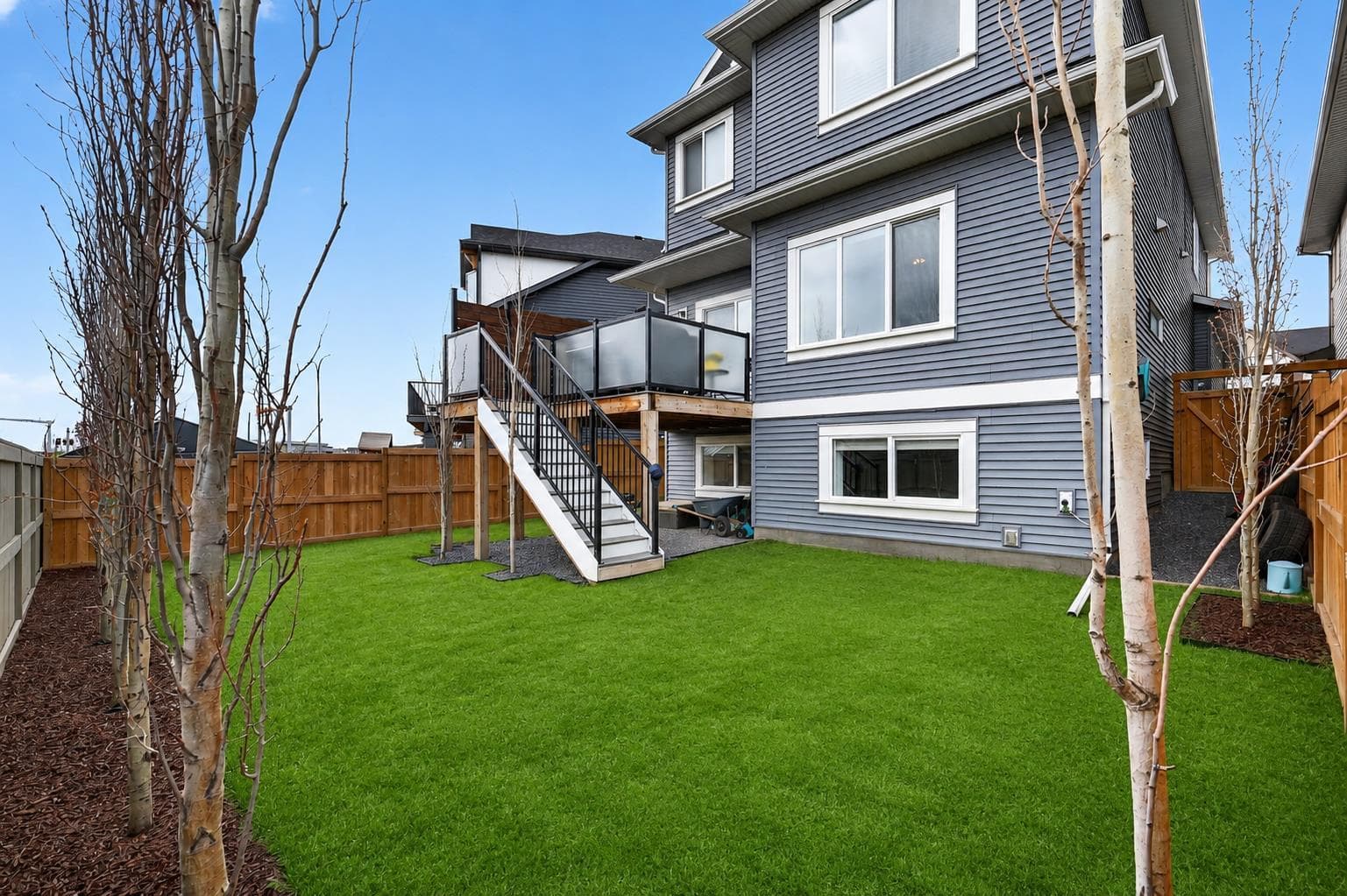 652 Reynolds Crescent SW