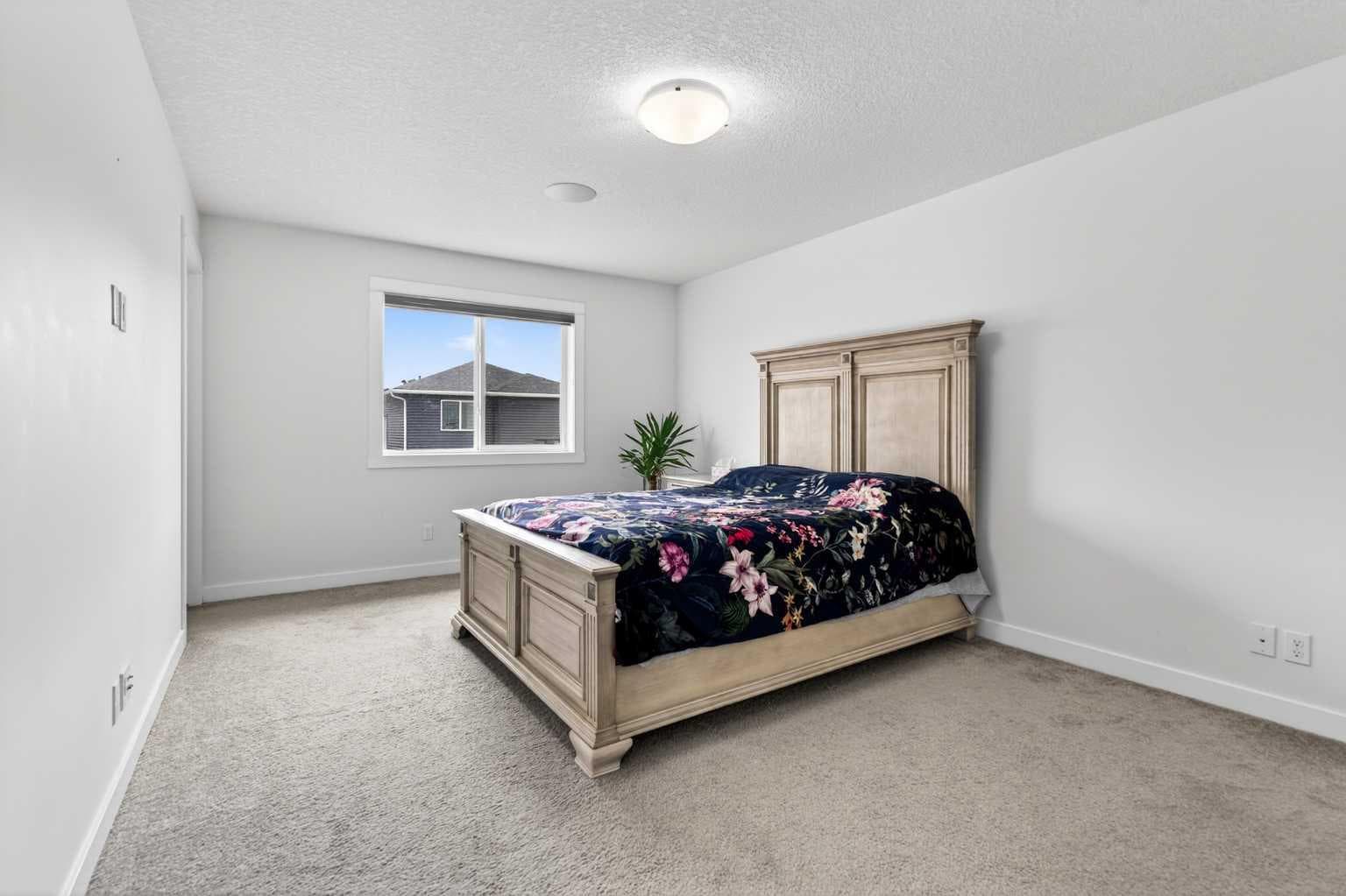 49 Redstone Heath NE
