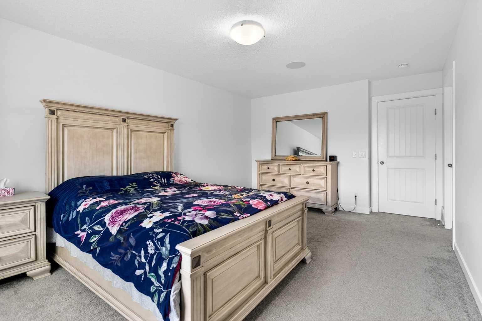 49 Redstone Heath NE