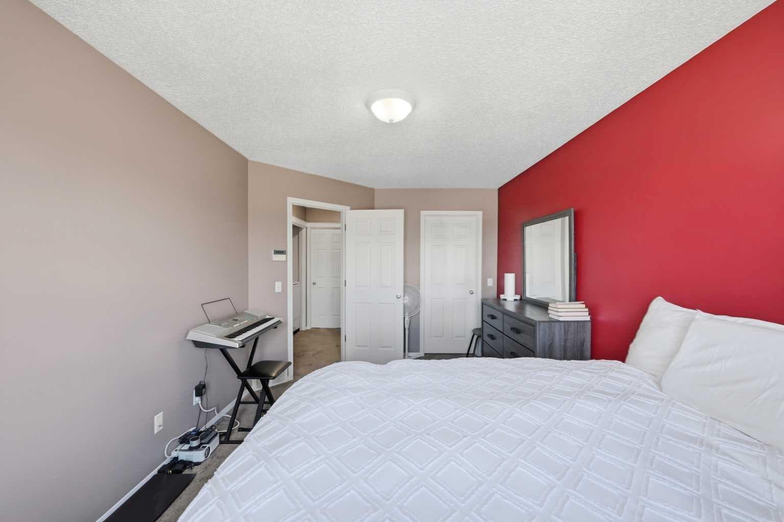 6 Saddlemont Way NE
