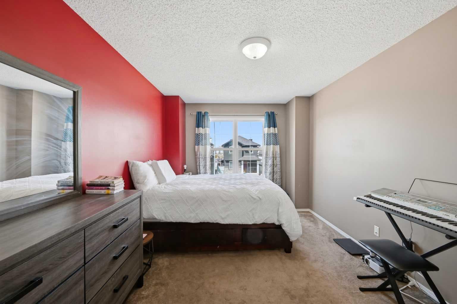 6 Saddlemont Way NE