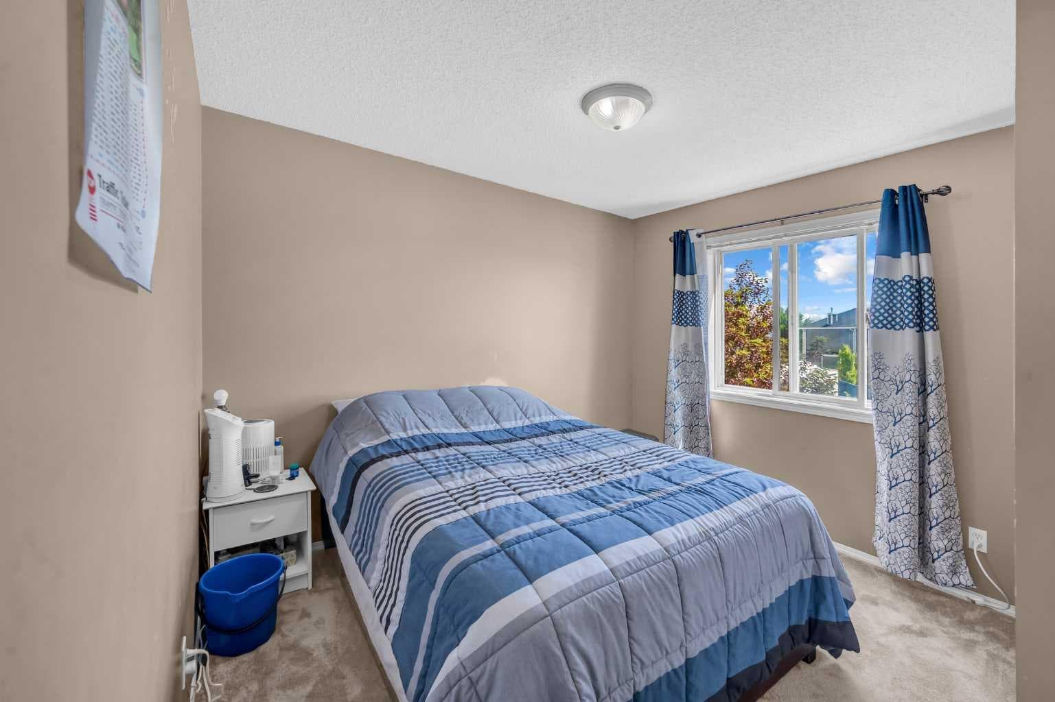 6 Saddlemont Way NE