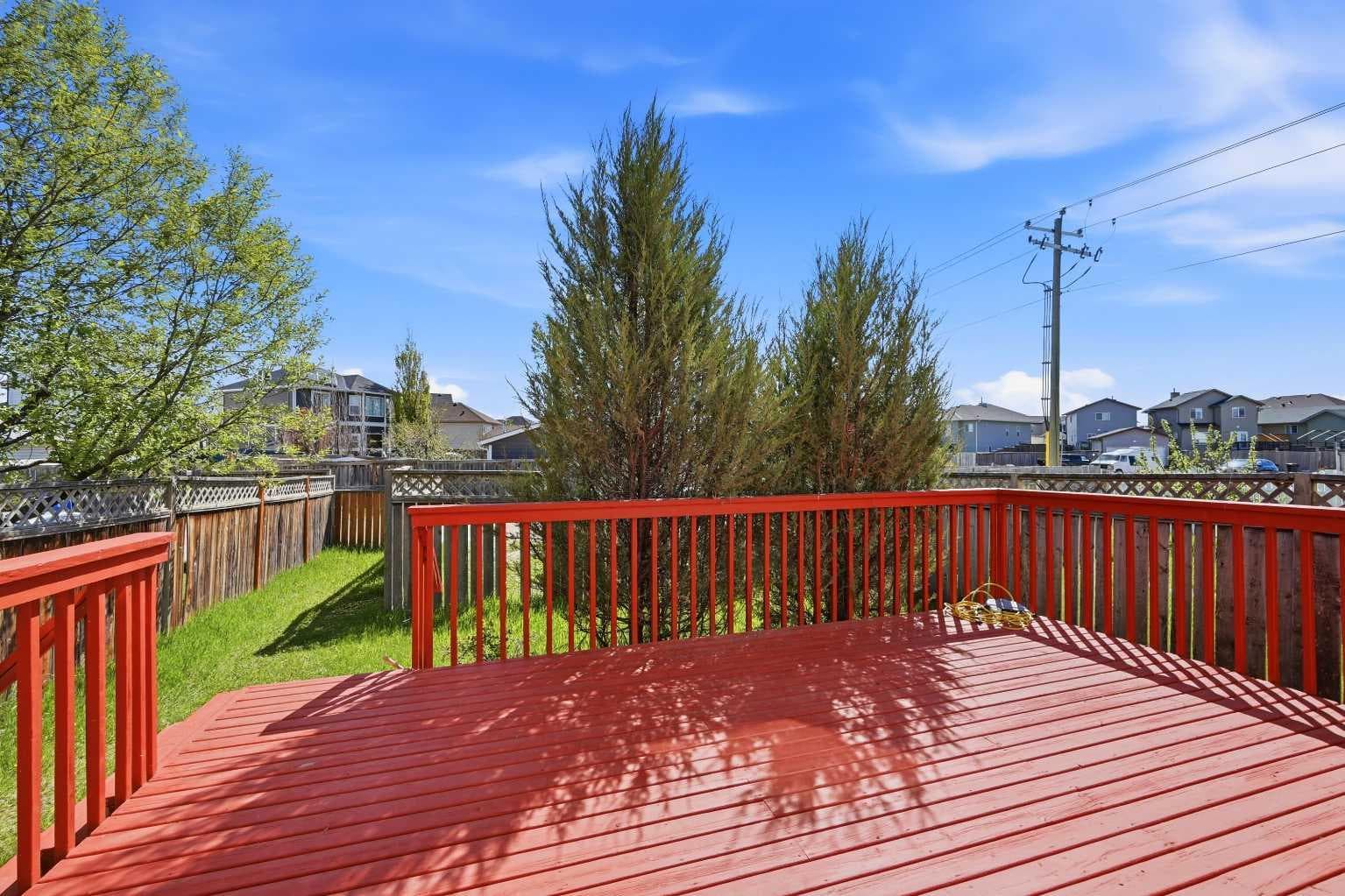 6 Saddlemont Way NE