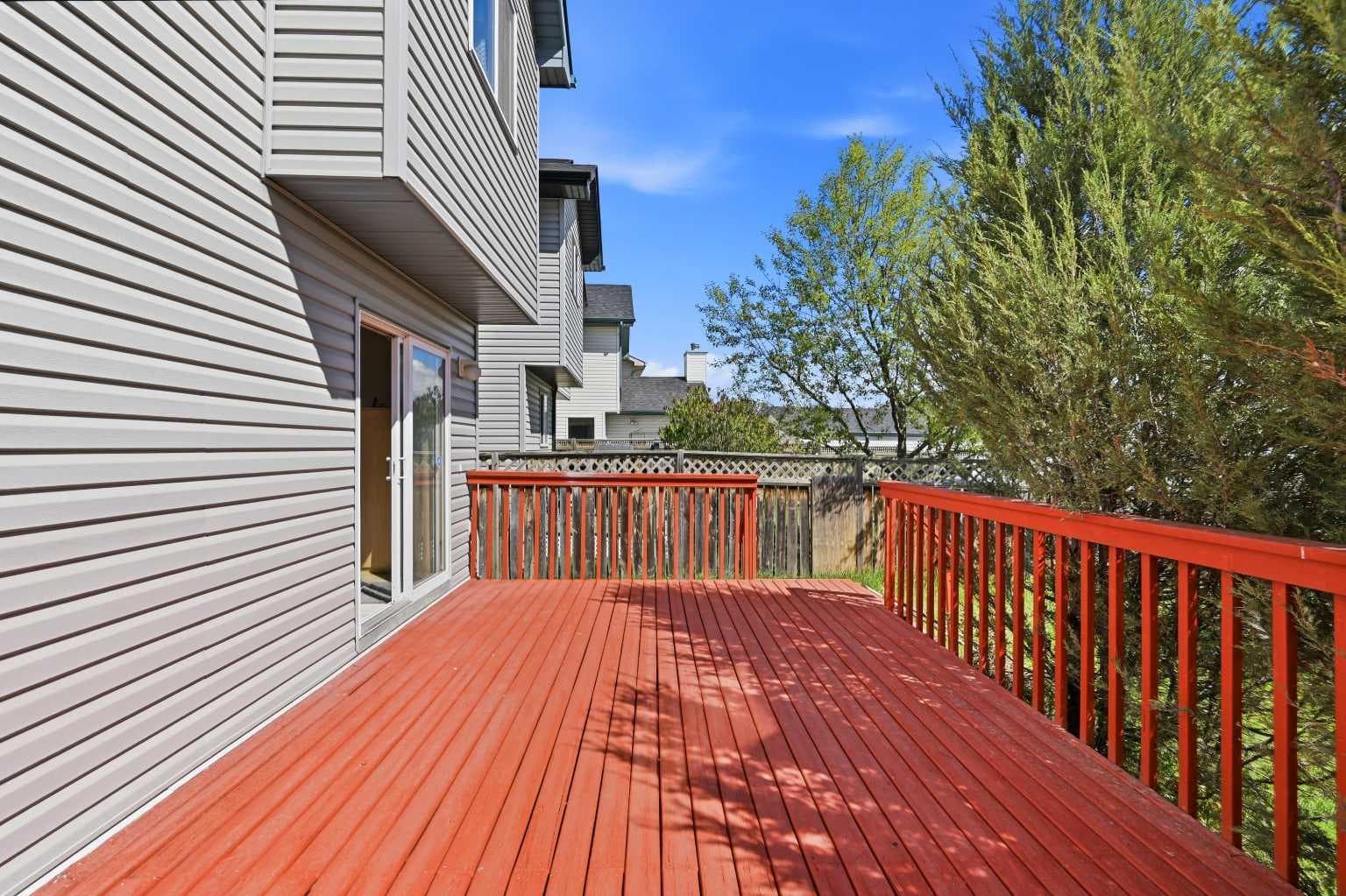 6 Saddlemont Way NE