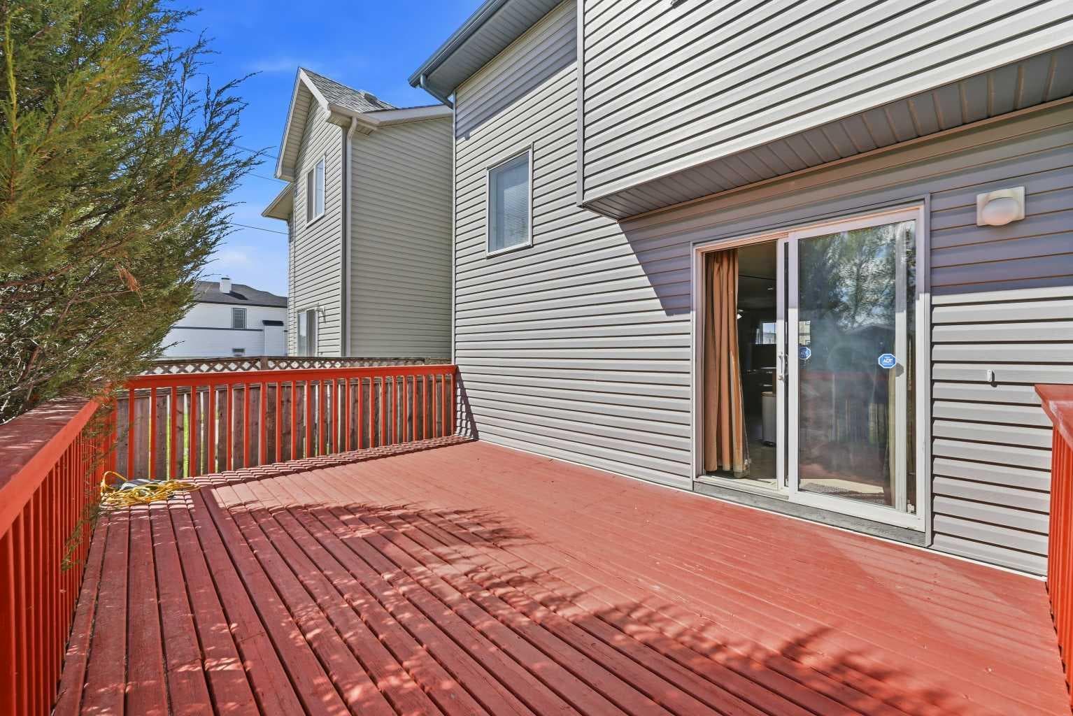 6 Saddlemont Way NE