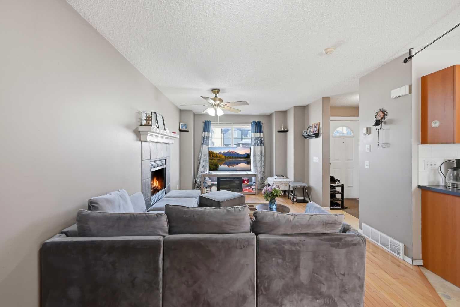6 Saddlemont Way NE