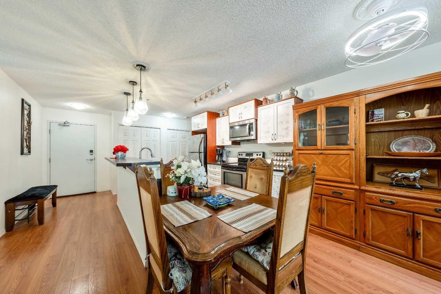 2132, 700 Willowbrook Road NW