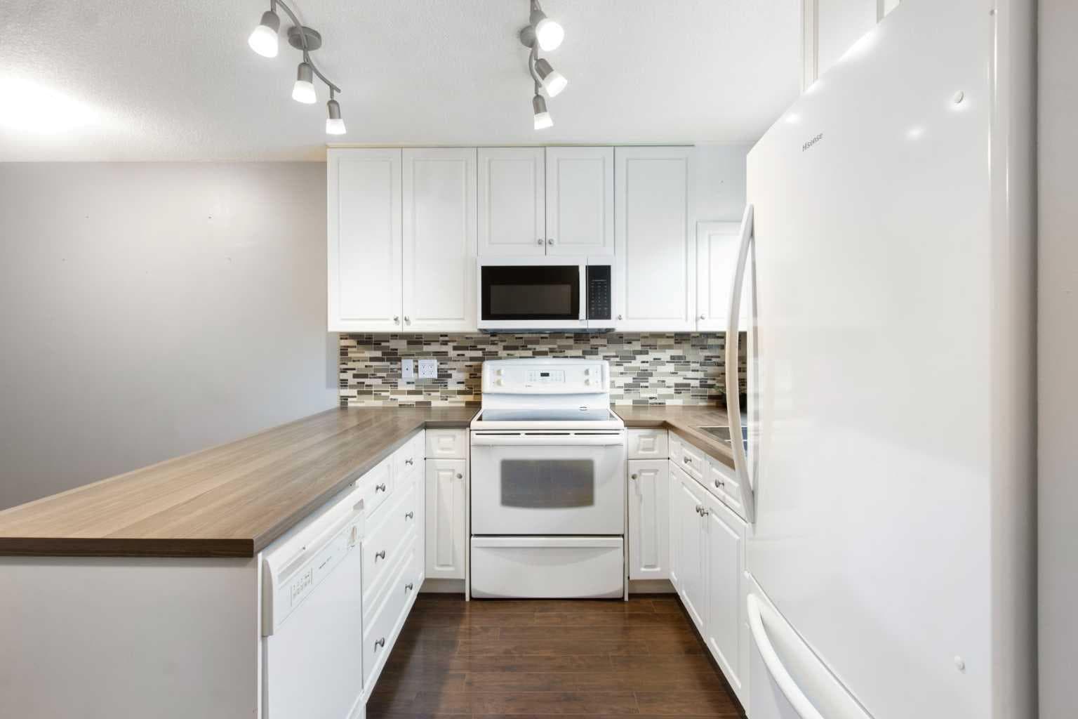 92, 630 Sabrina Road SW