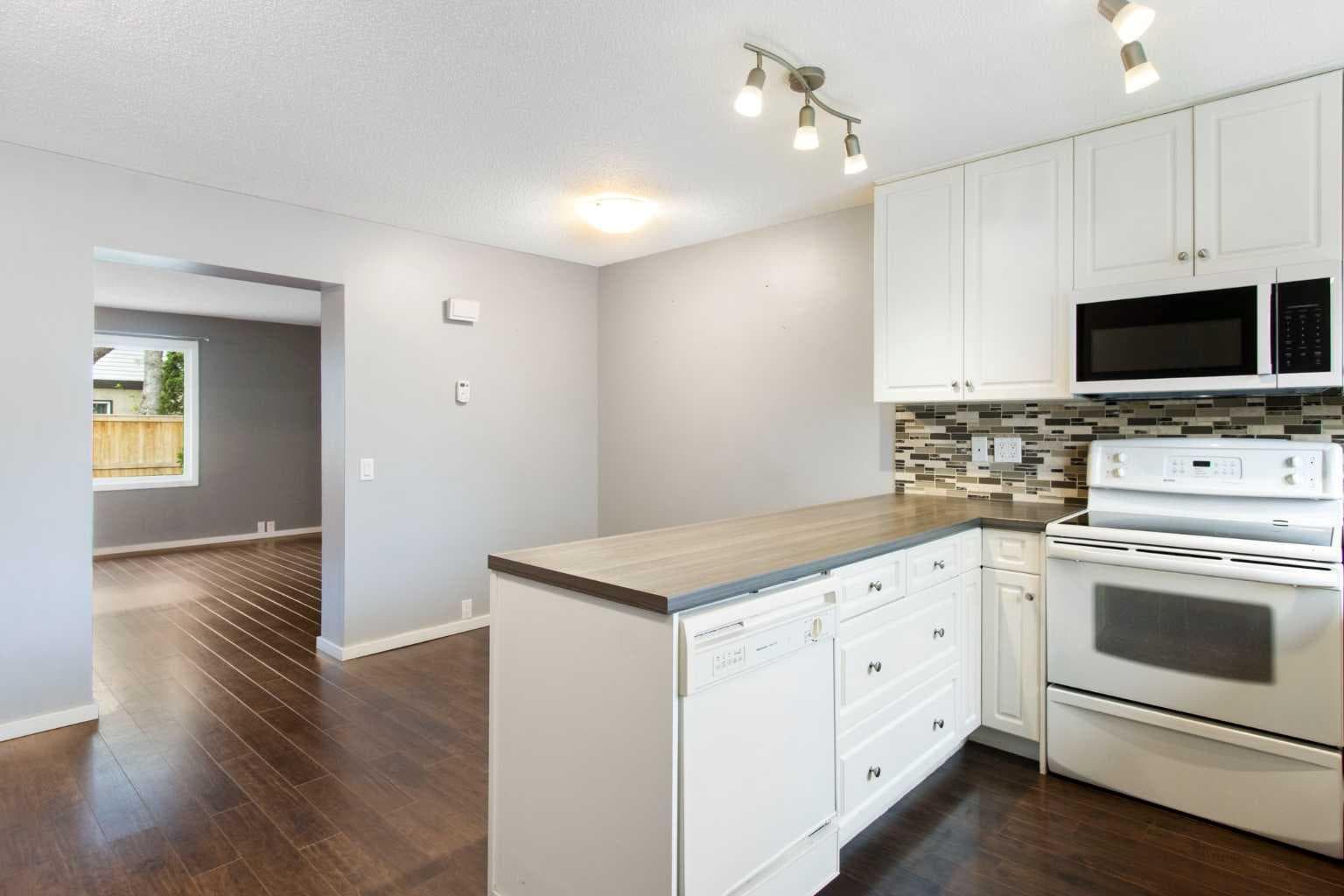92, 630 Sabrina Road SW