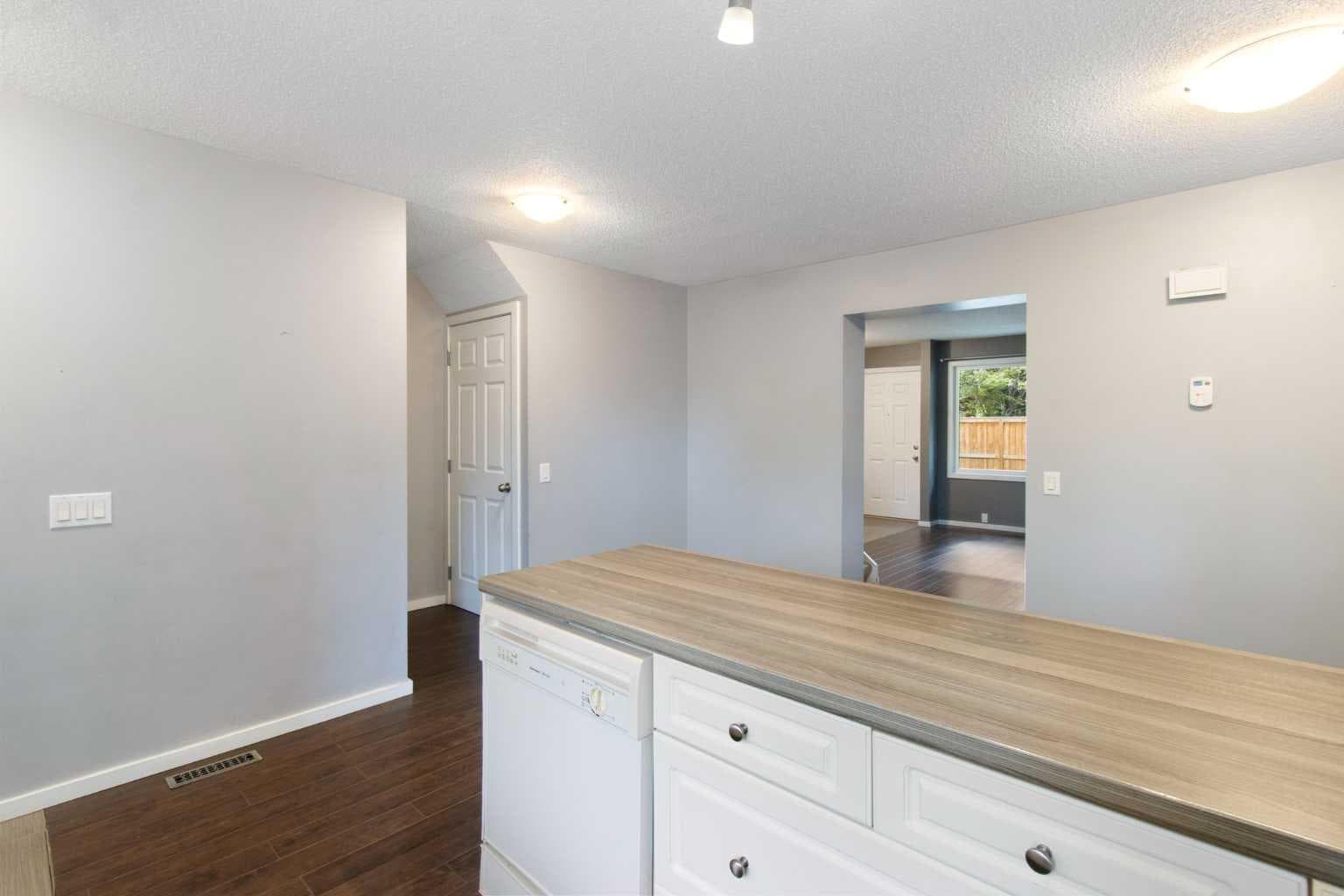 92, 630 Sabrina Road SW
