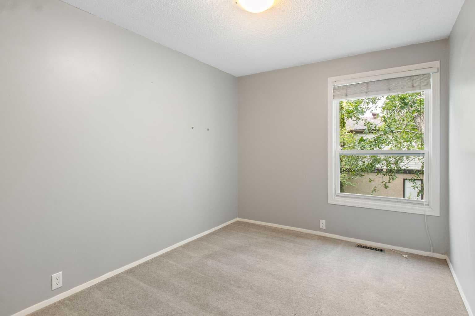 92, 630 Sabrina Road SW