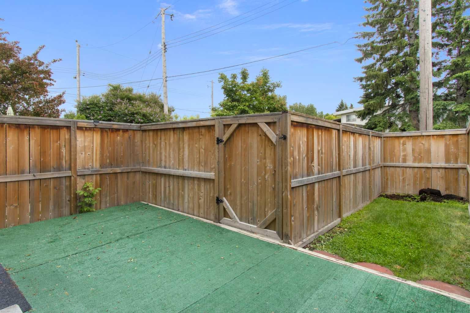 92, 630 Sabrina Road SW