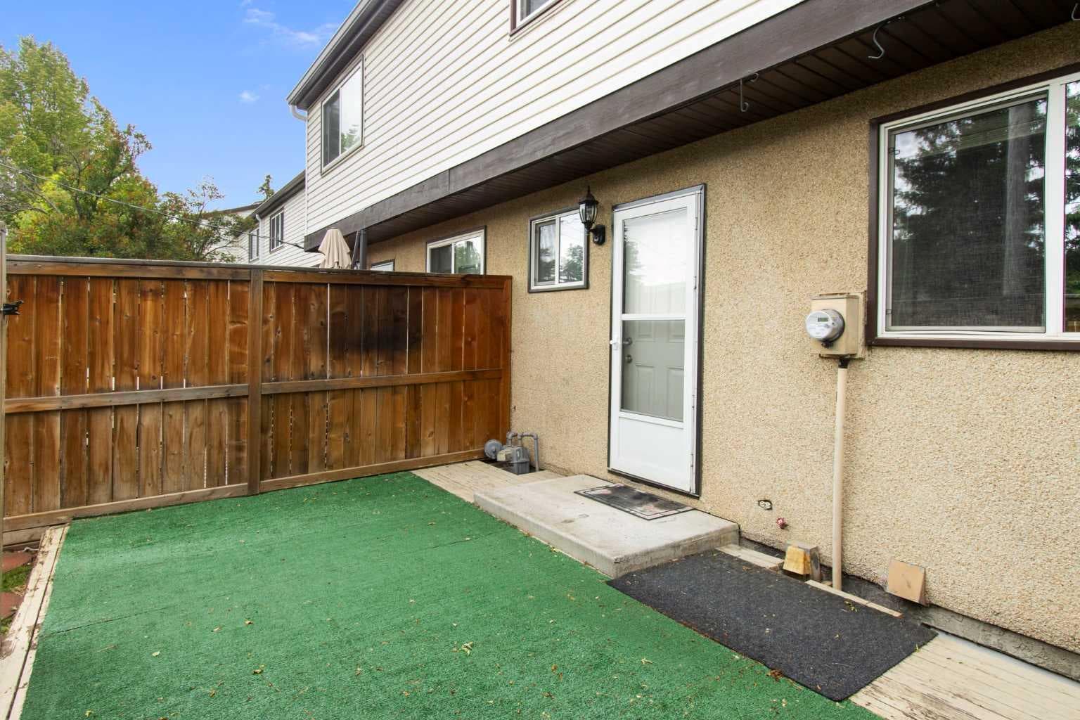 92, 630 Sabrina Road SW