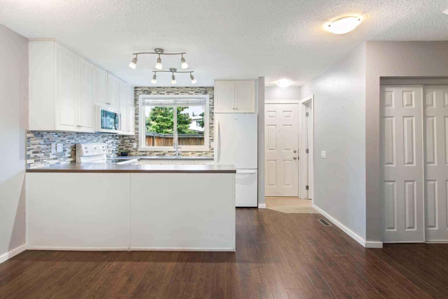 92, 630 Sabrina Road SW