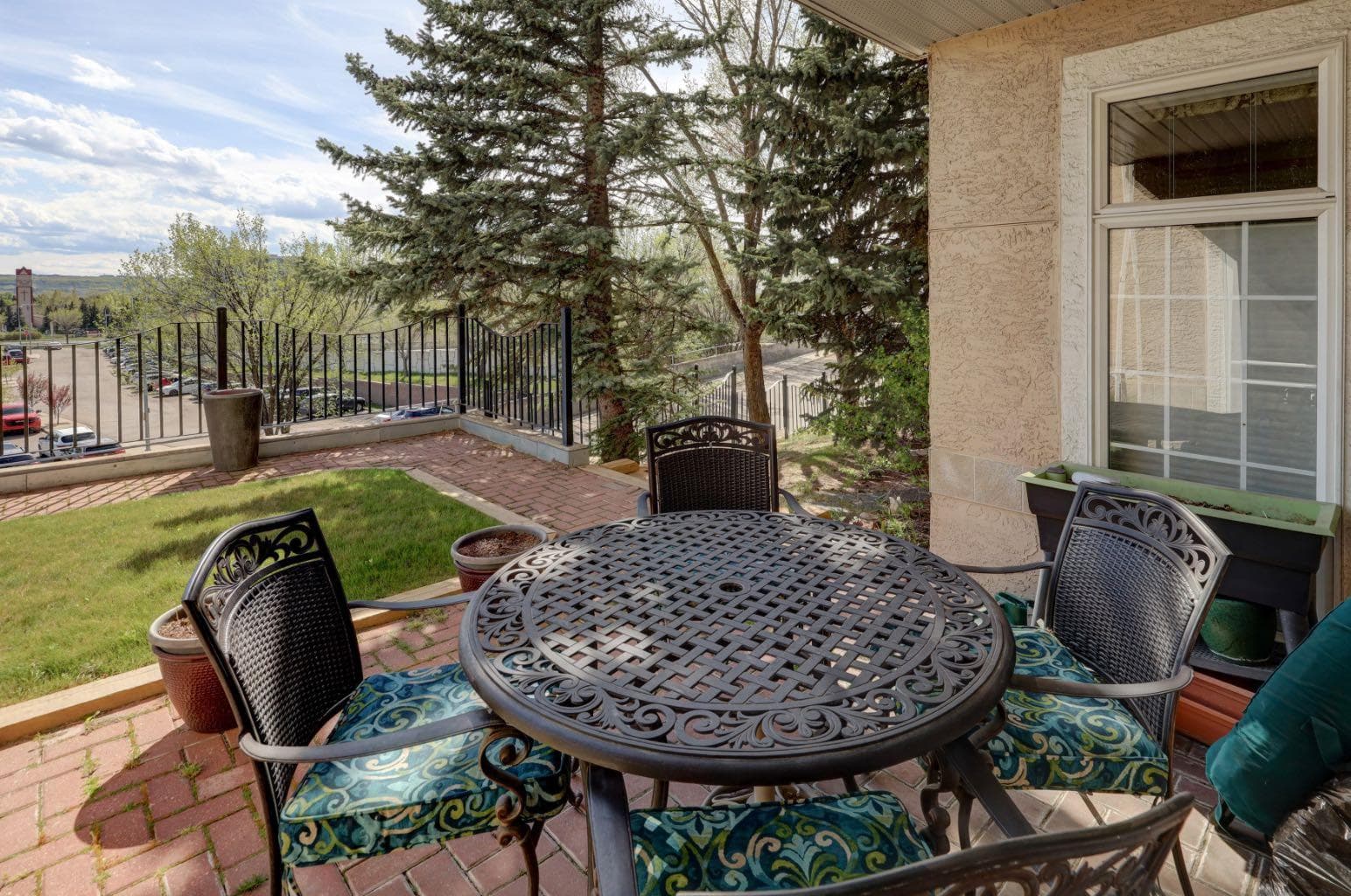 105, 4835 Dalhousie Drive NW