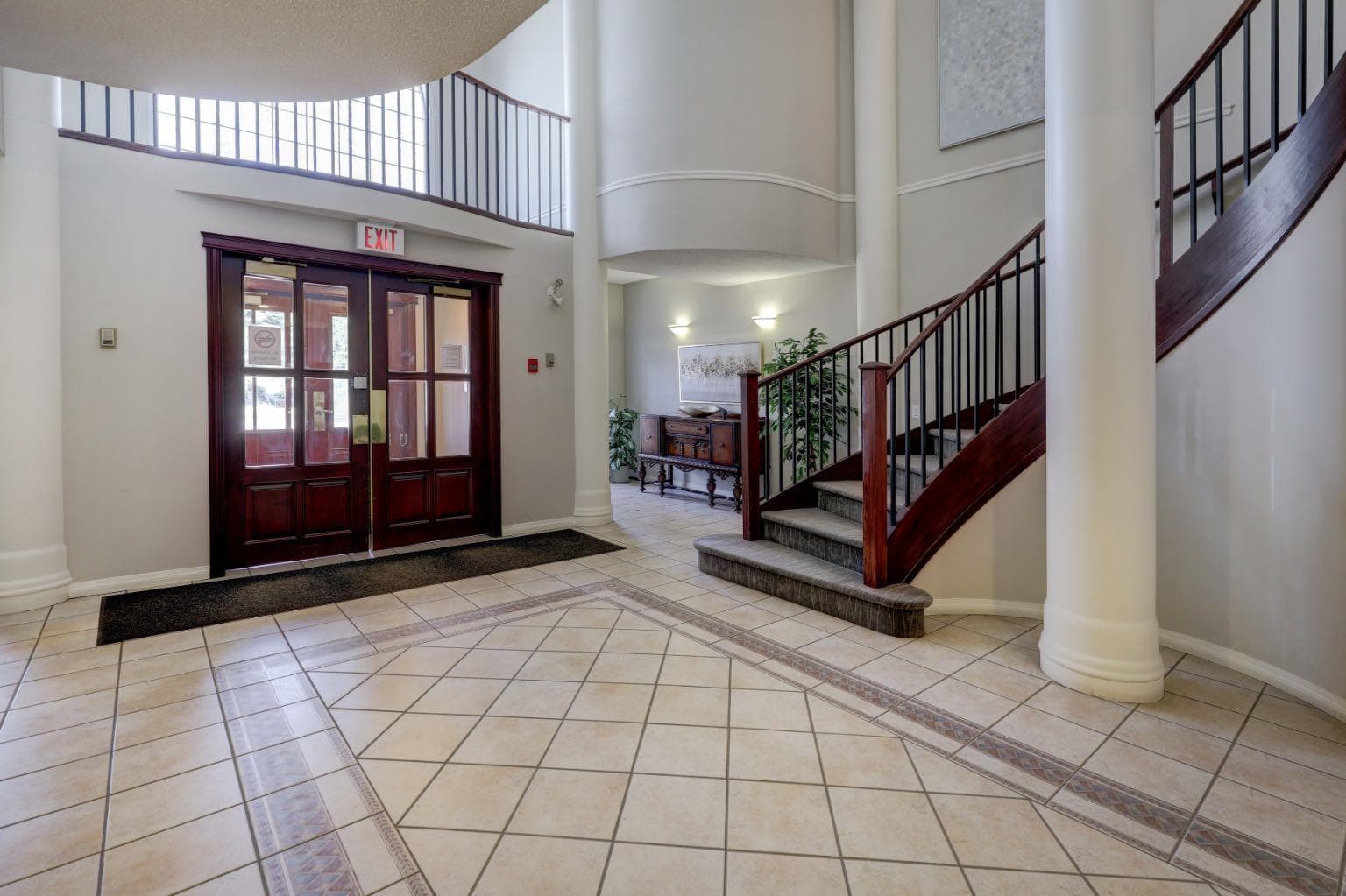 105, 4835 Dalhousie Drive NW