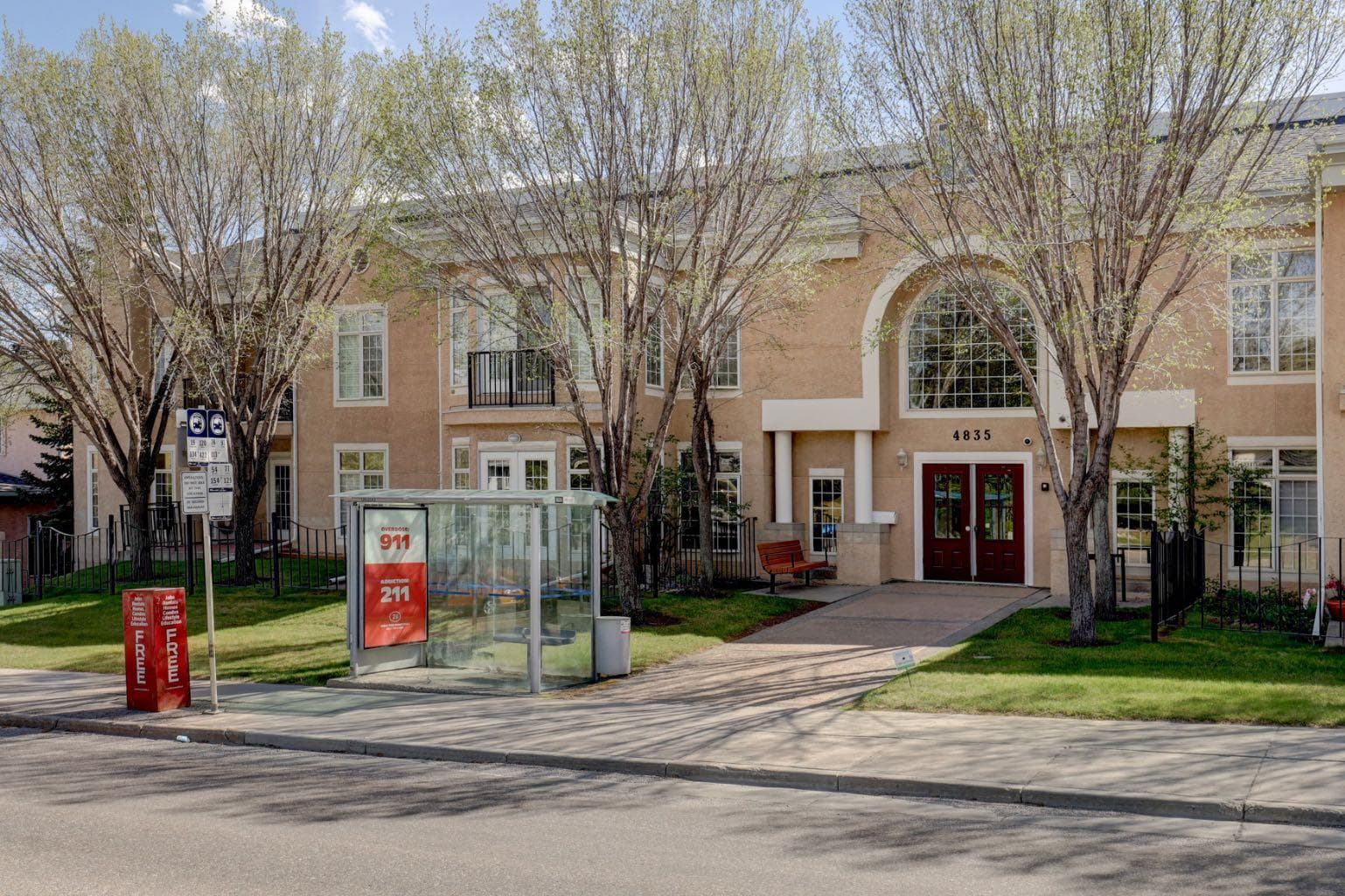 105, 4835 Dalhousie Drive NW