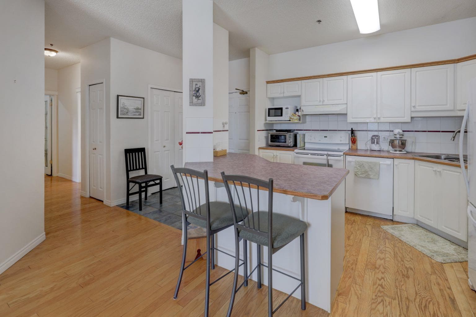 105, 4835 Dalhousie Drive NW