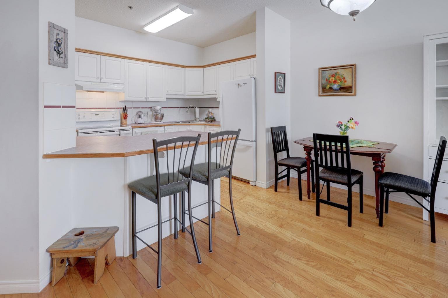 105, 4835 Dalhousie Drive NW