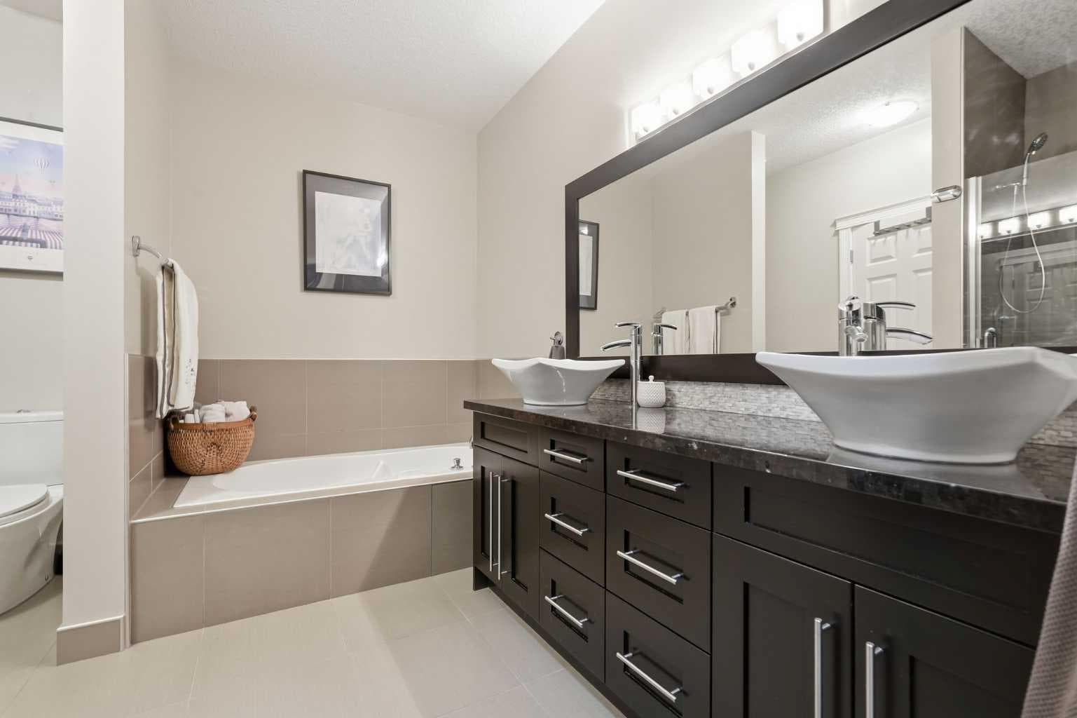 130 Garrison Square SW