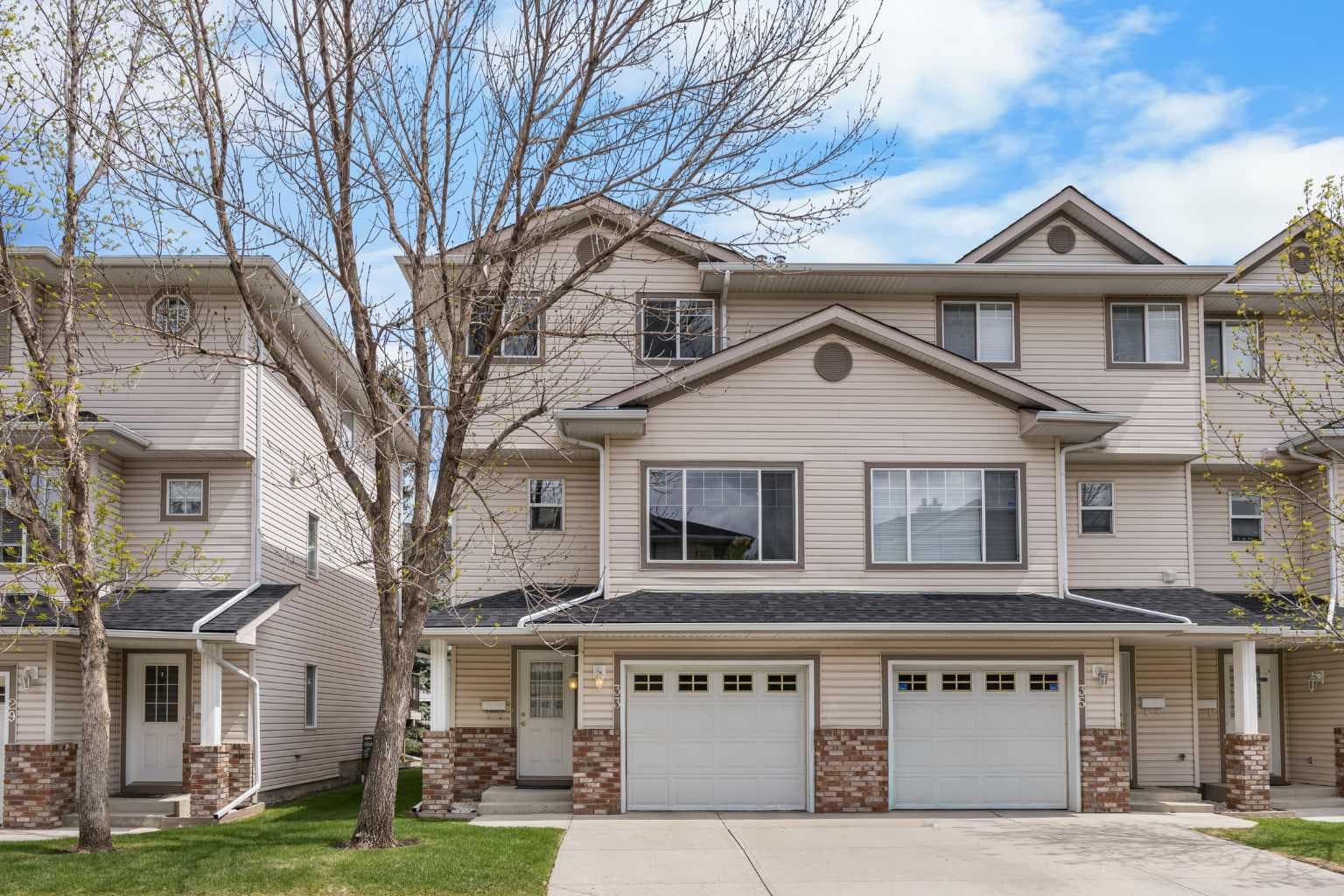 33 Country Hills Cove NW