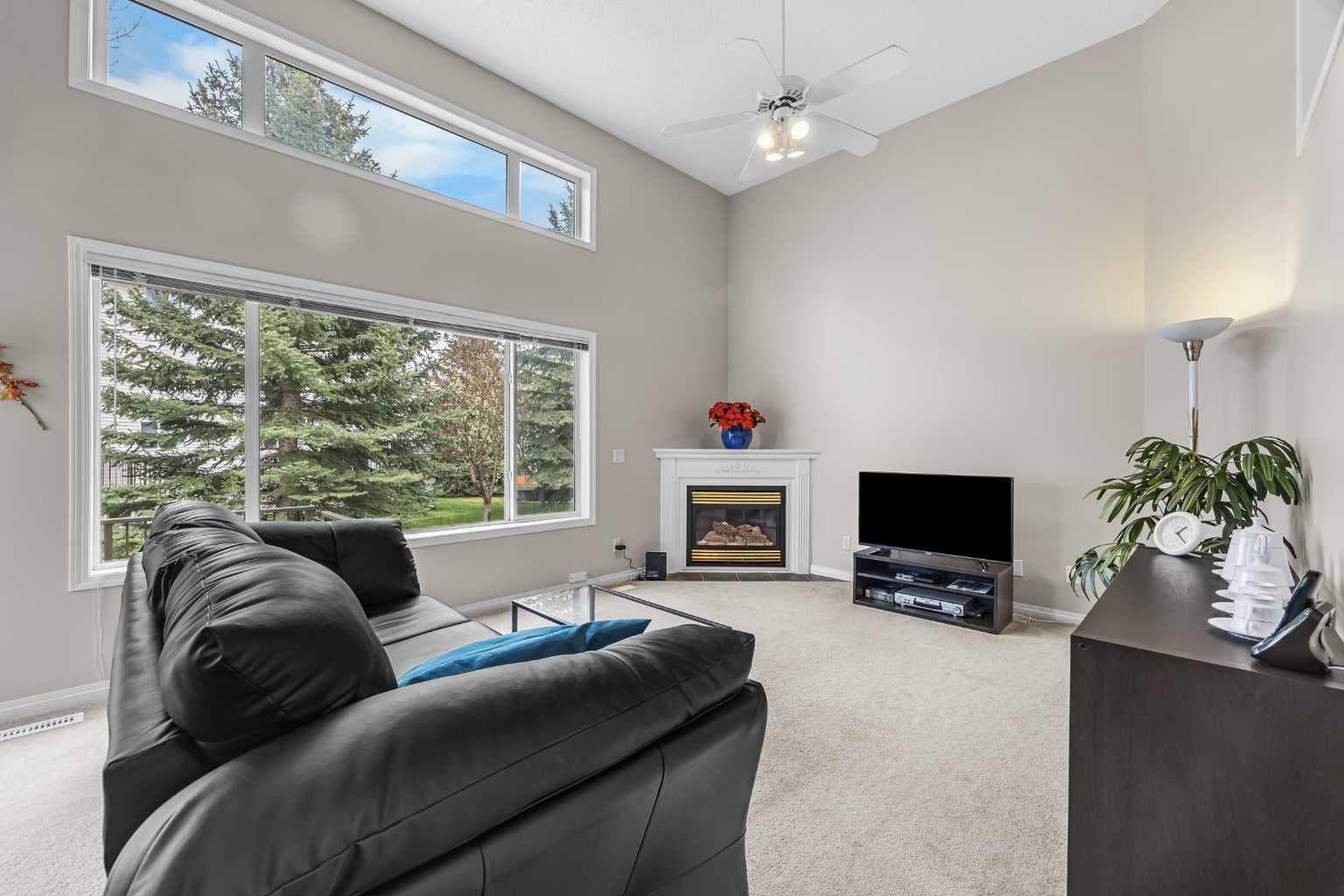 33 Country Hills Cove NW