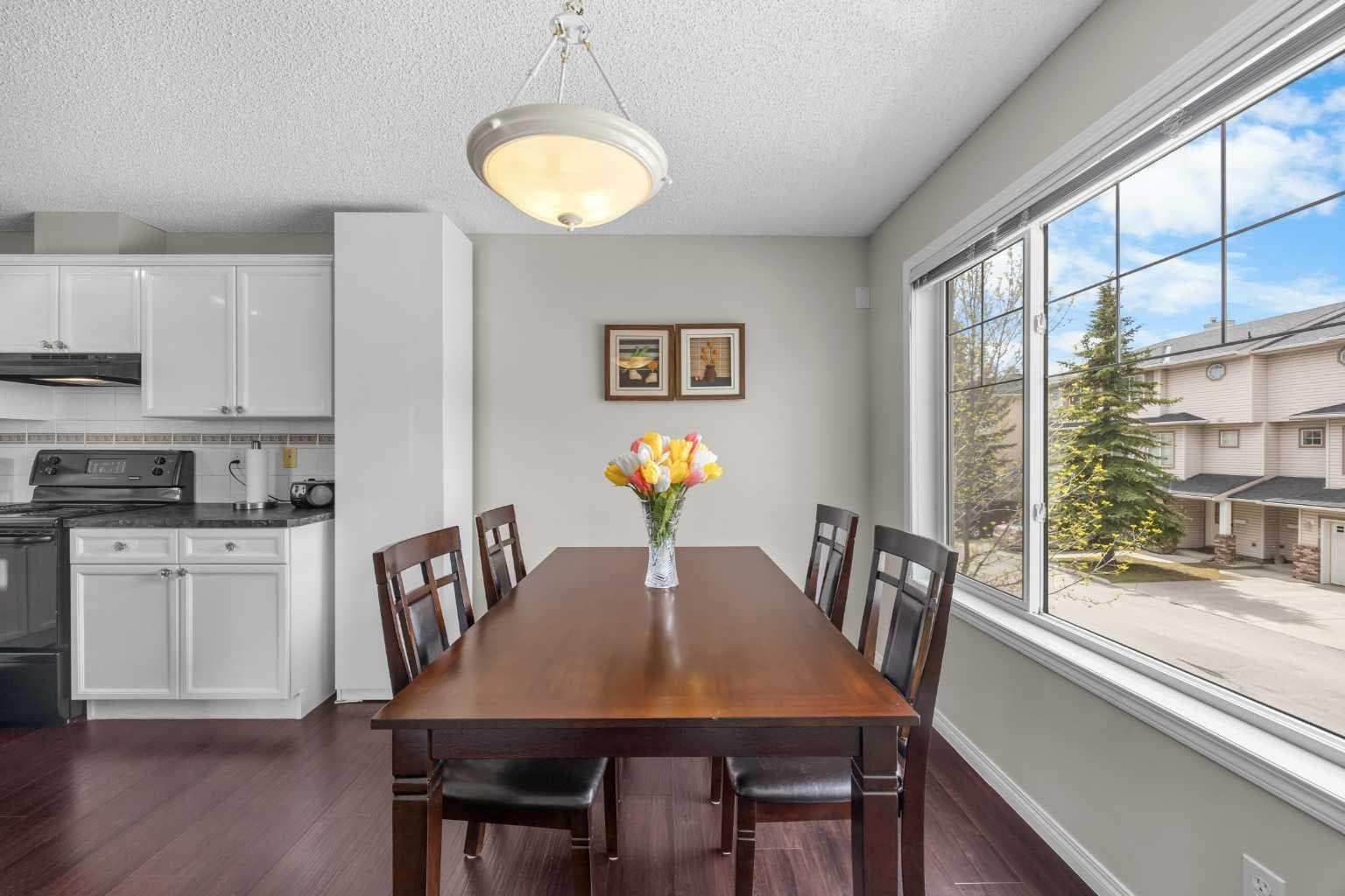 33 Country Hills Cove NW