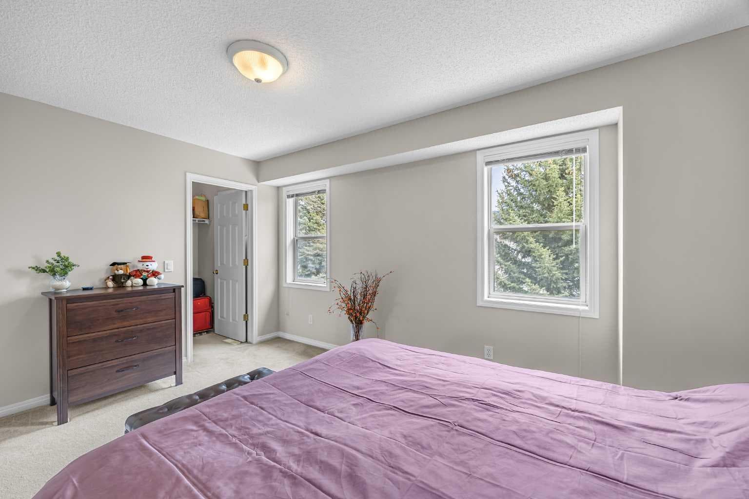 33 Country Hills Cove NW