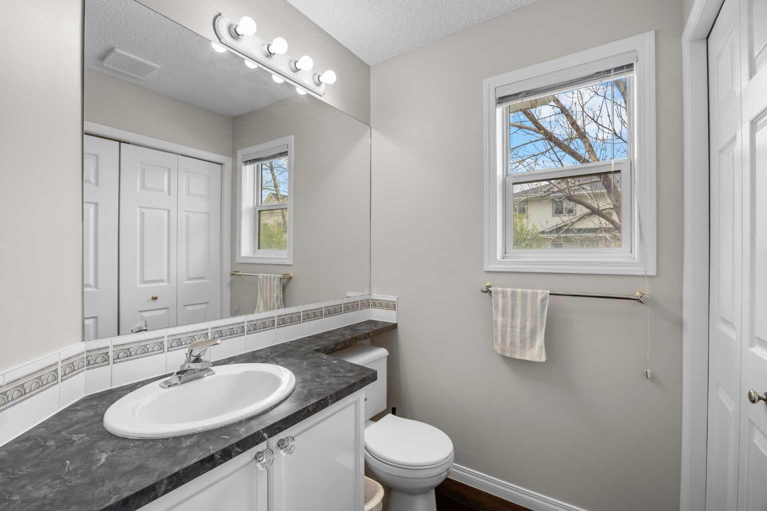 33 Country Hills Cove NW