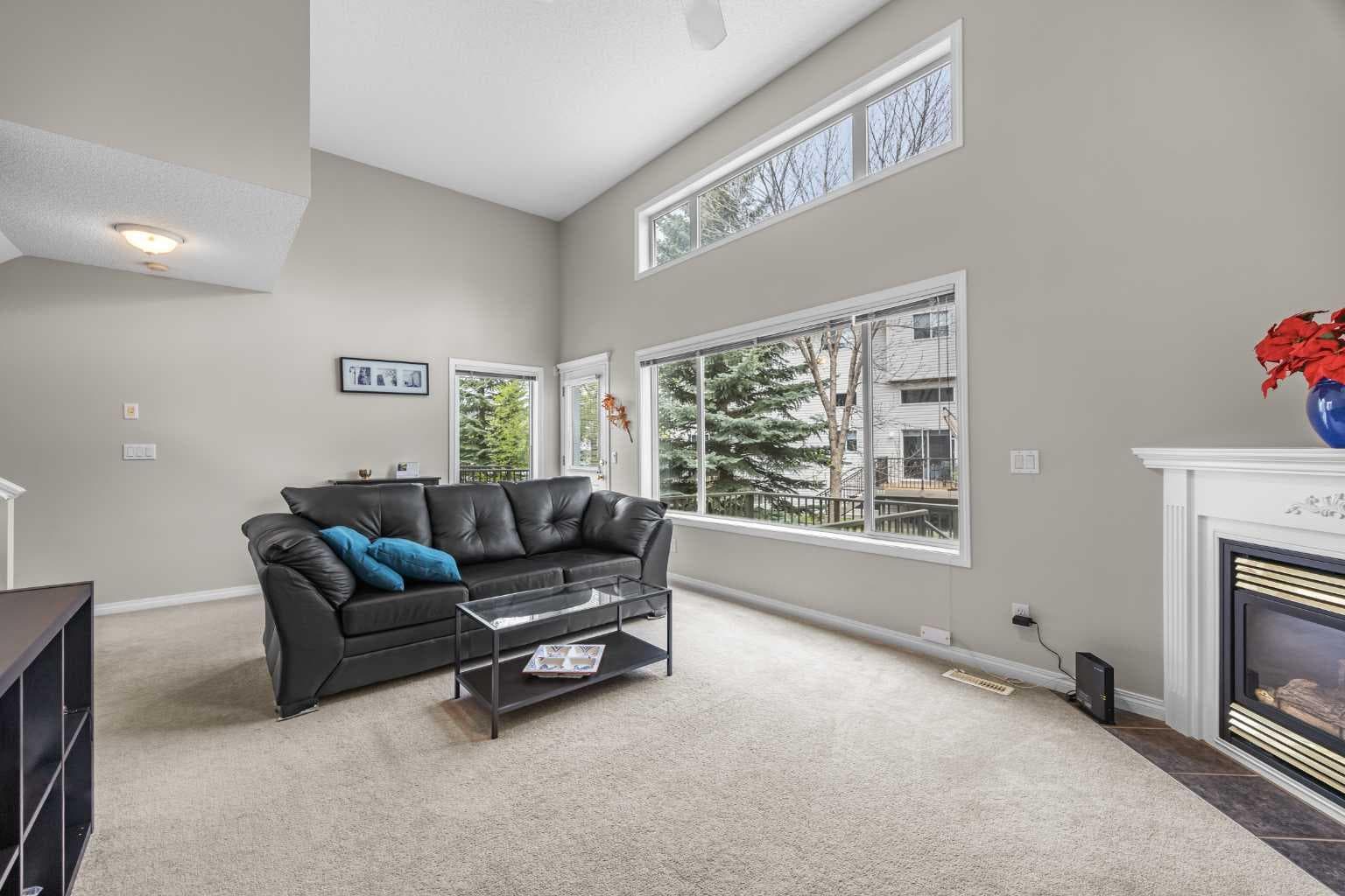 33 Country Hills Cove NW