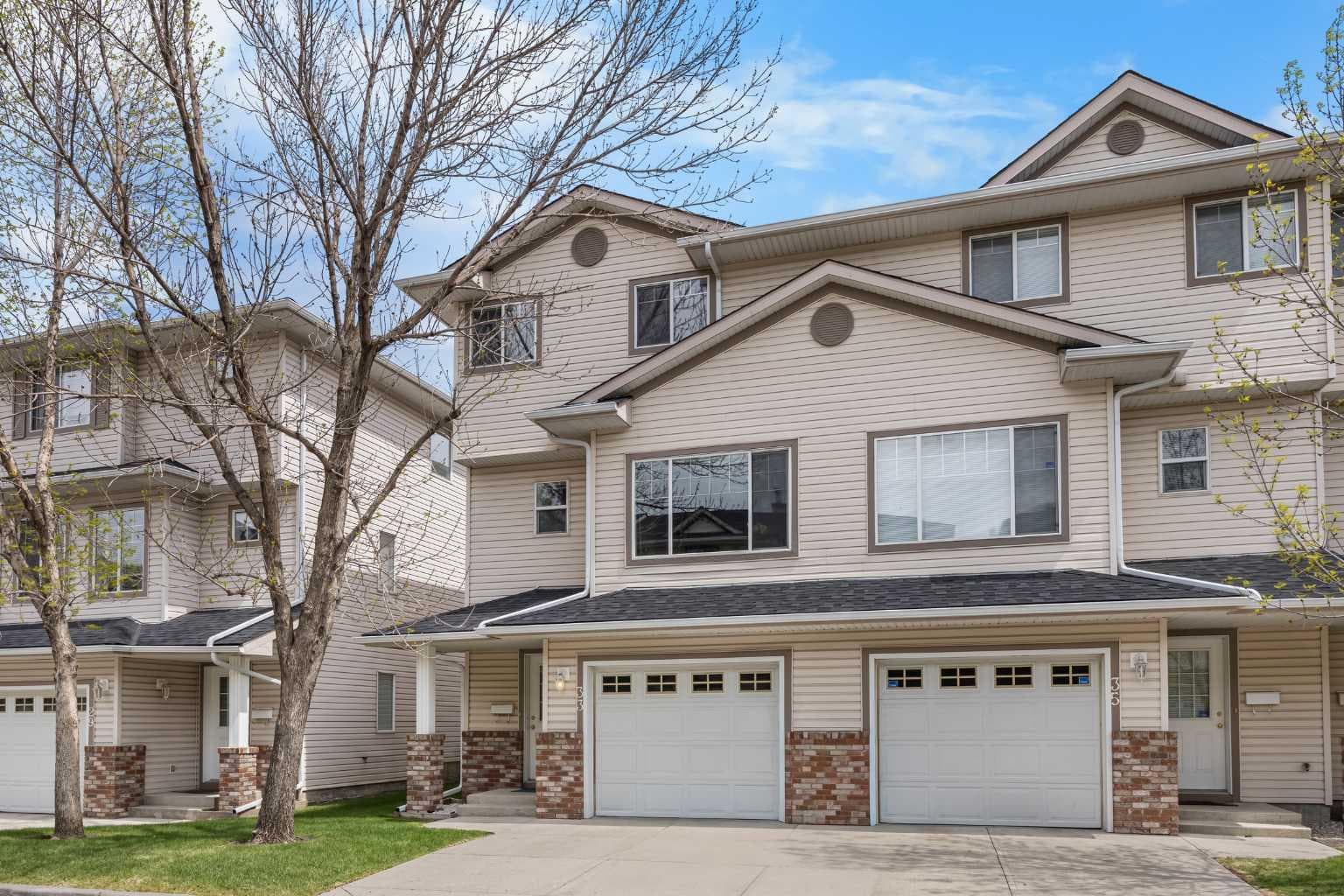 33 Country Hills Cove NW