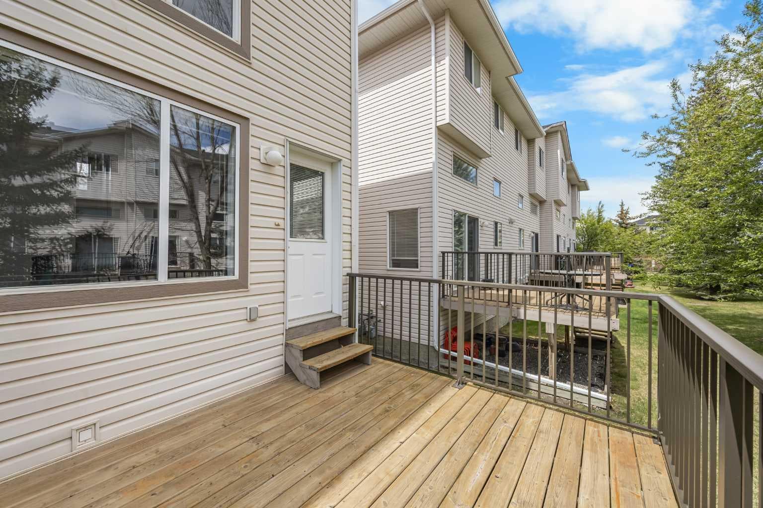 33 Country Hills Cove NW