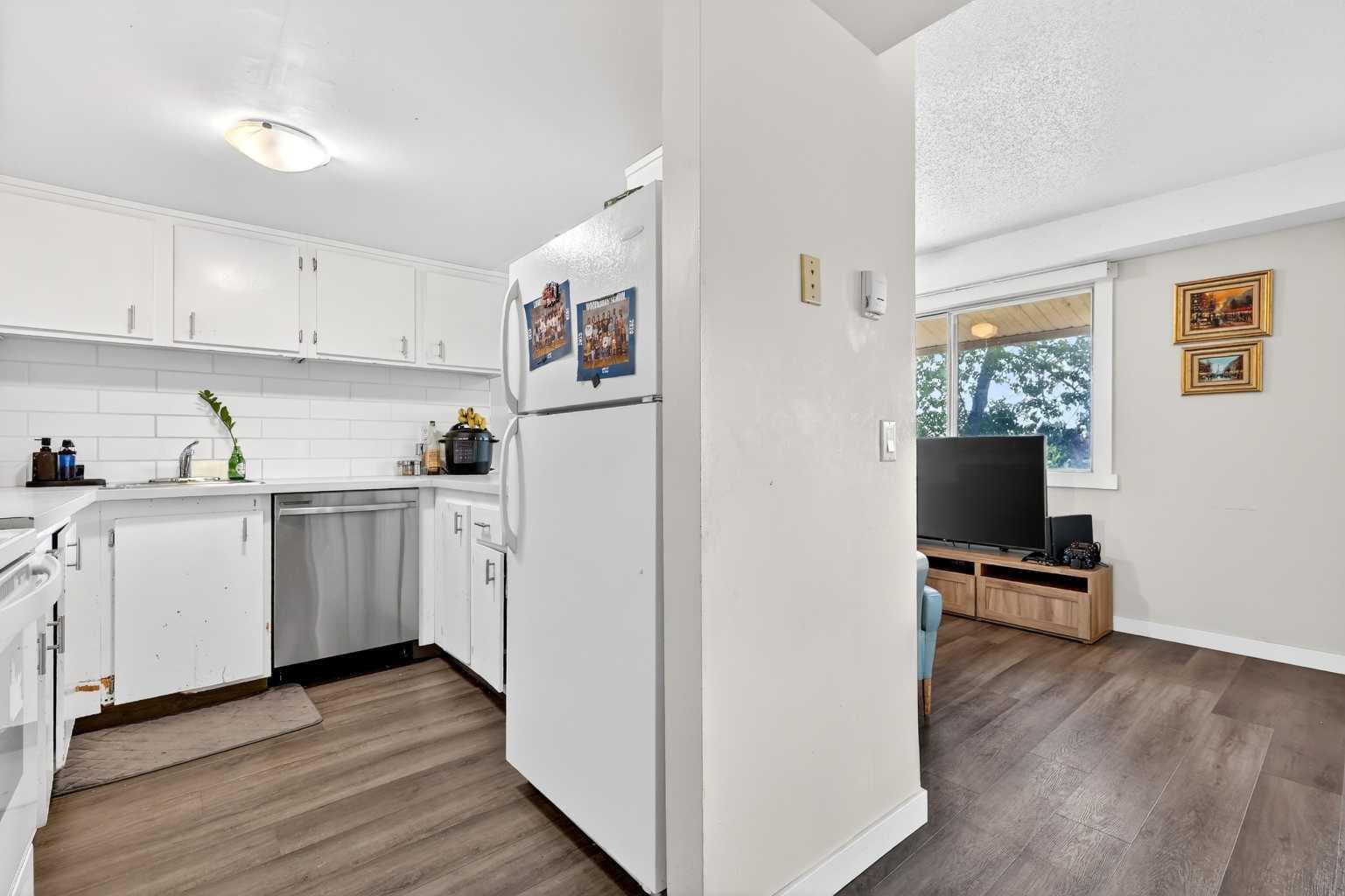 1112, 2200 Woodview Drive SW
