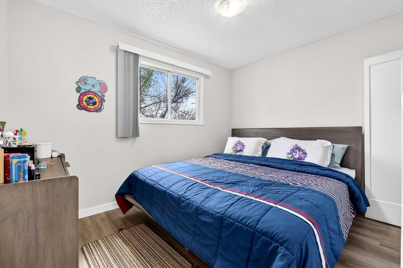 1112, 2200 Woodview Drive SW