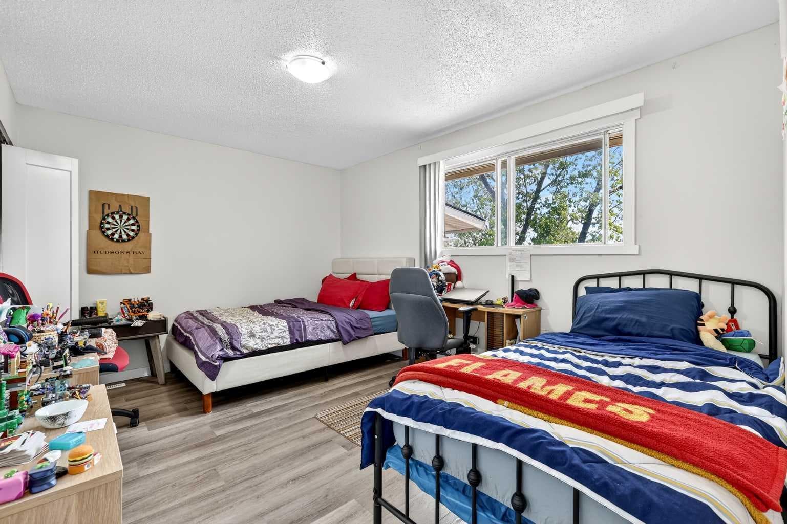 1112, 2200 Woodview Drive SW