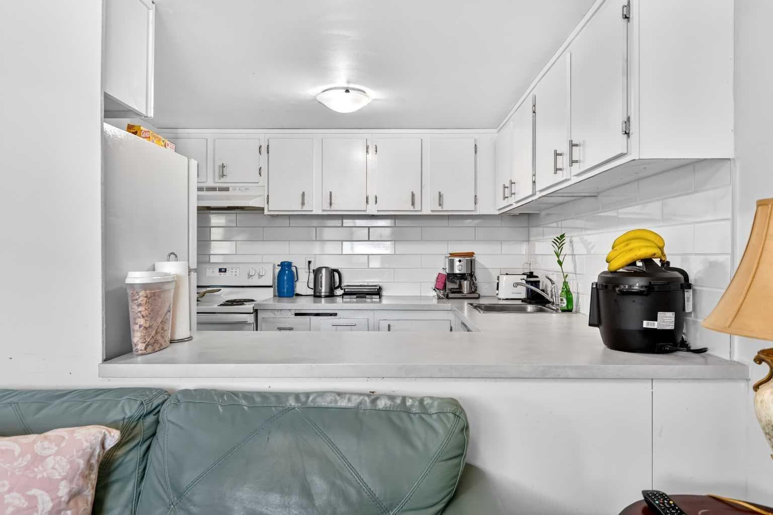 1112, 2200 Woodview Drive SW
