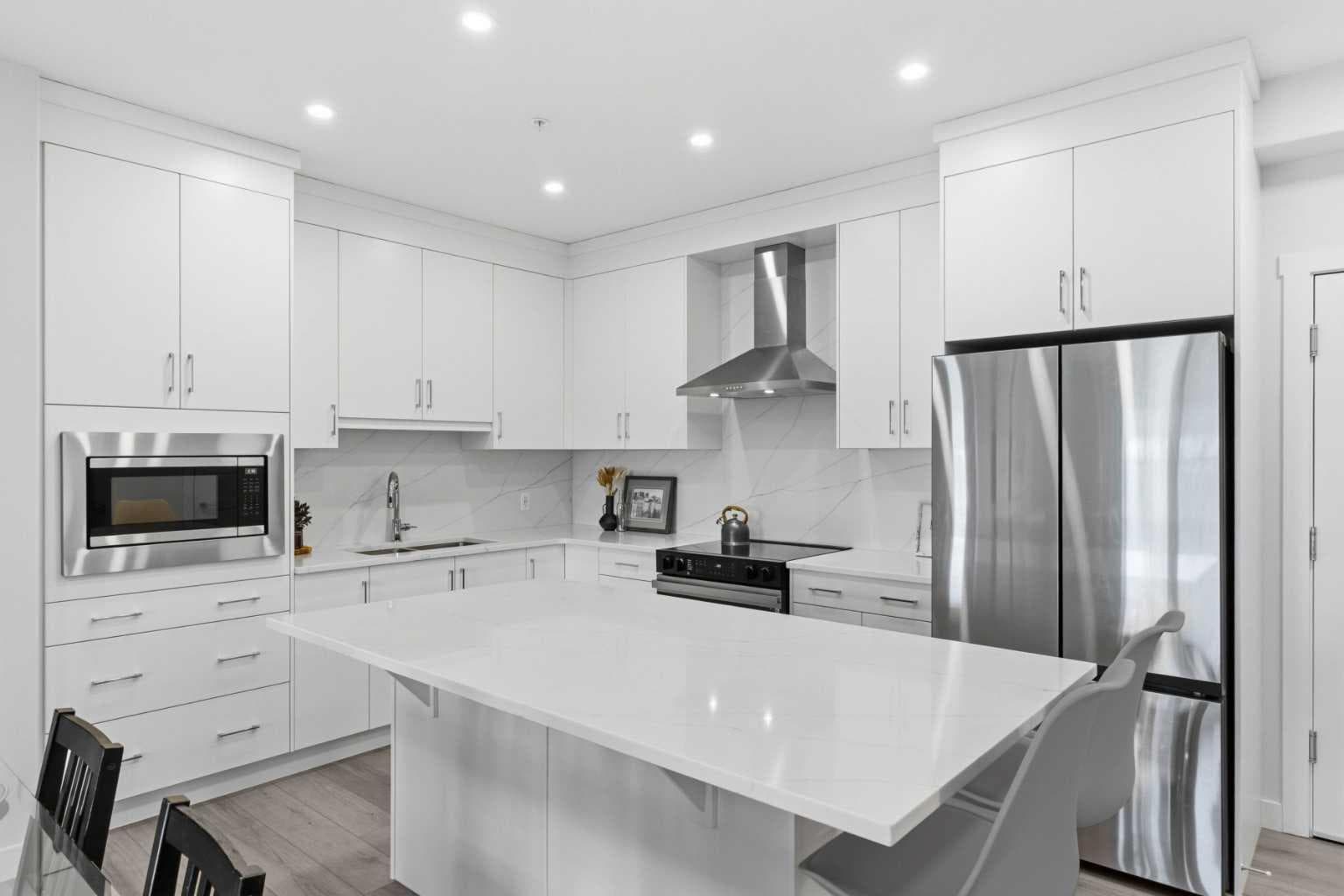 1306, 81 Arbour Lake View NW
