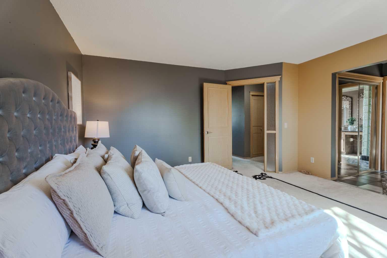 135 Canterbury Court SW