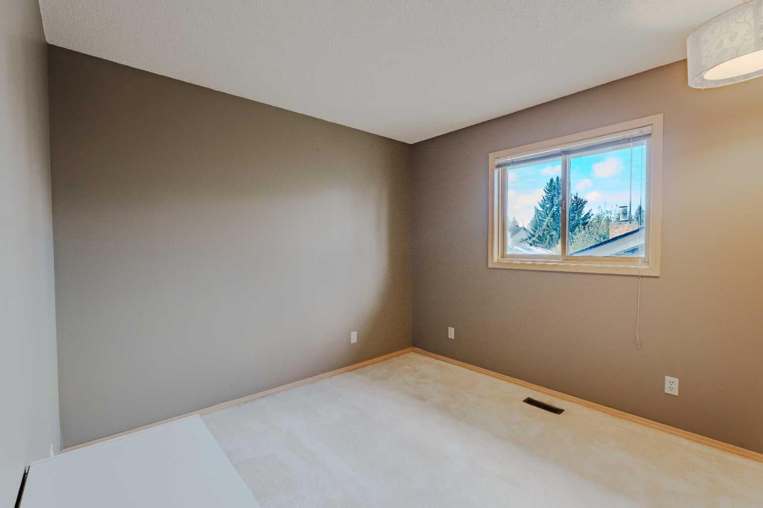 135 Canterbury Court SW