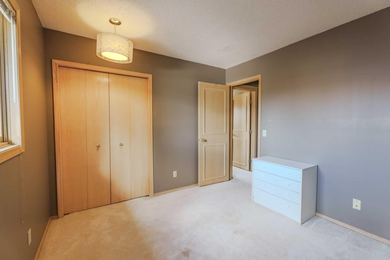135 Canterbury Court SW