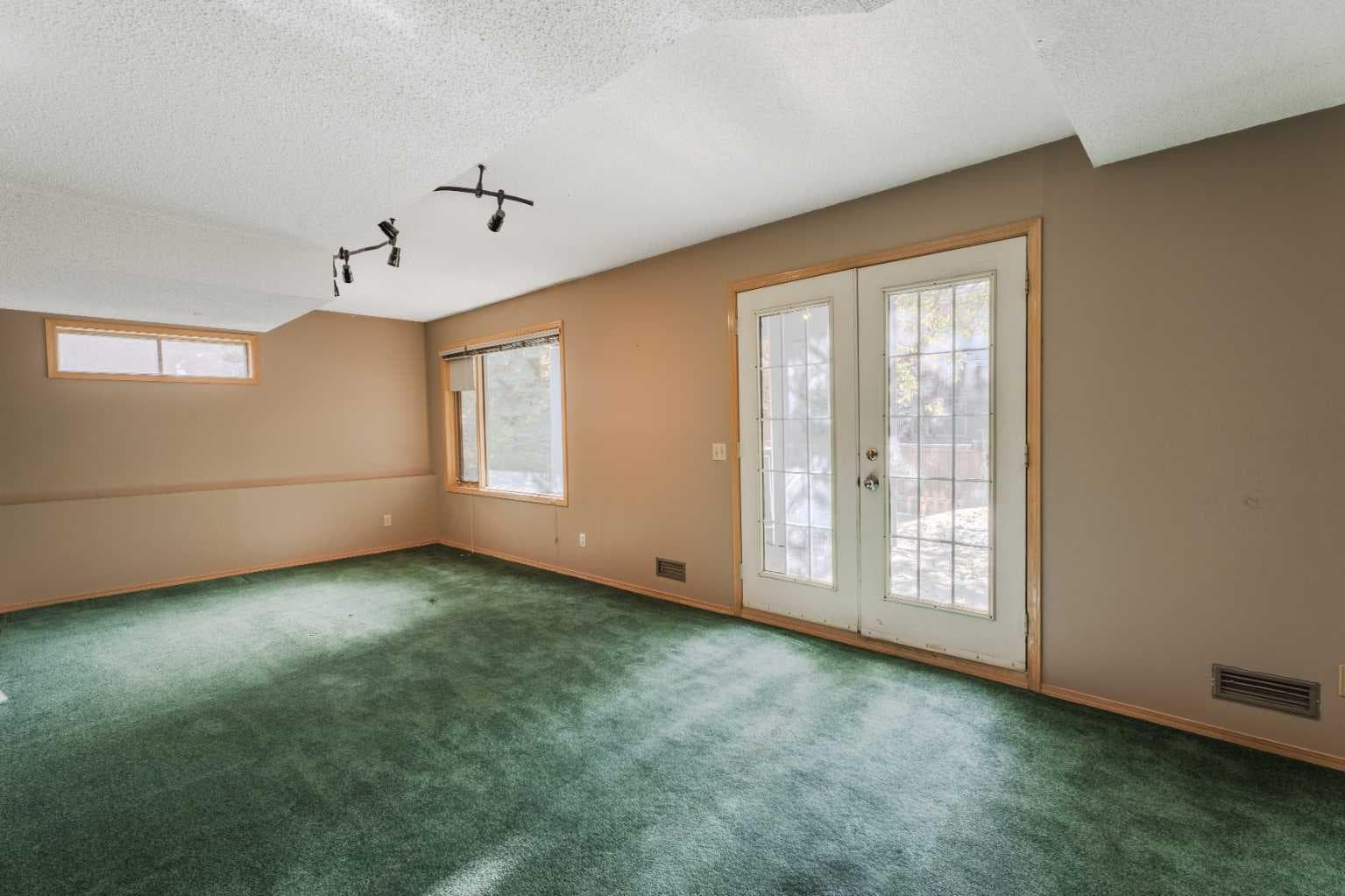135 Canterbury Court SW