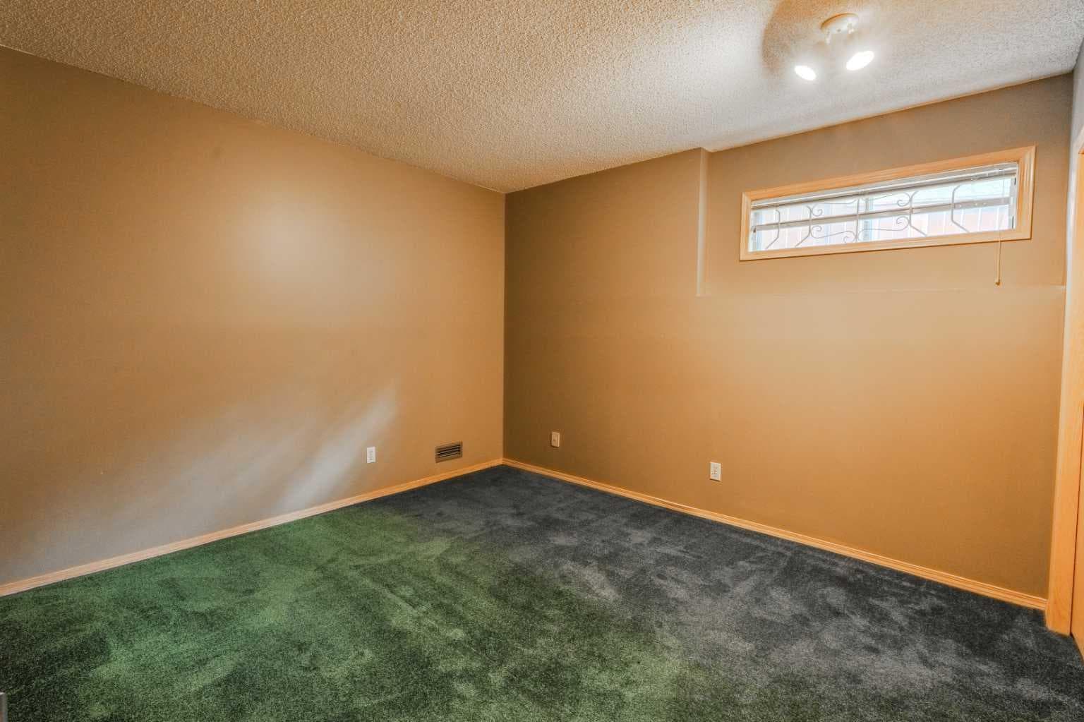 135 Canterbury Court SW