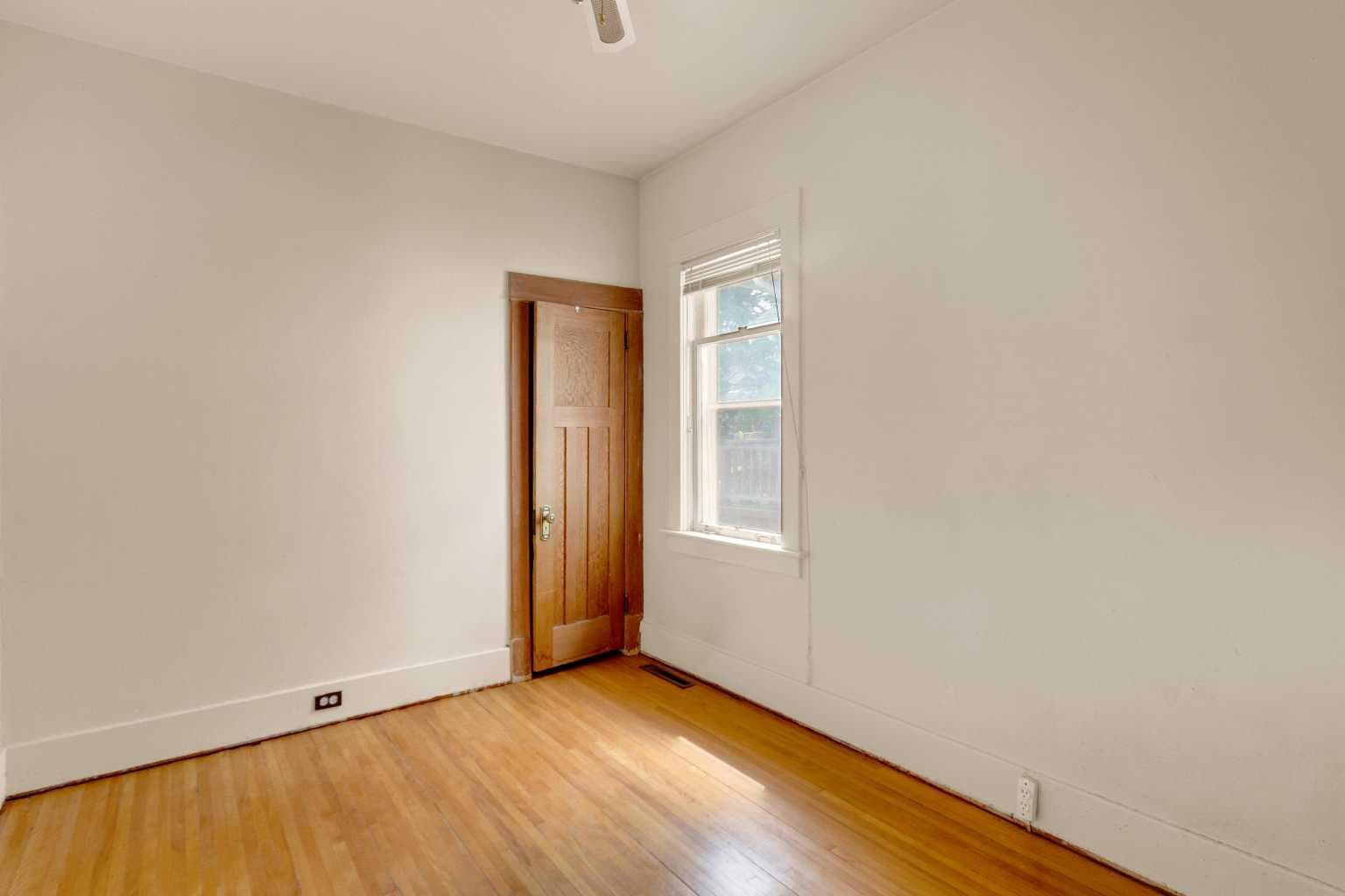 2003 26a Street SW