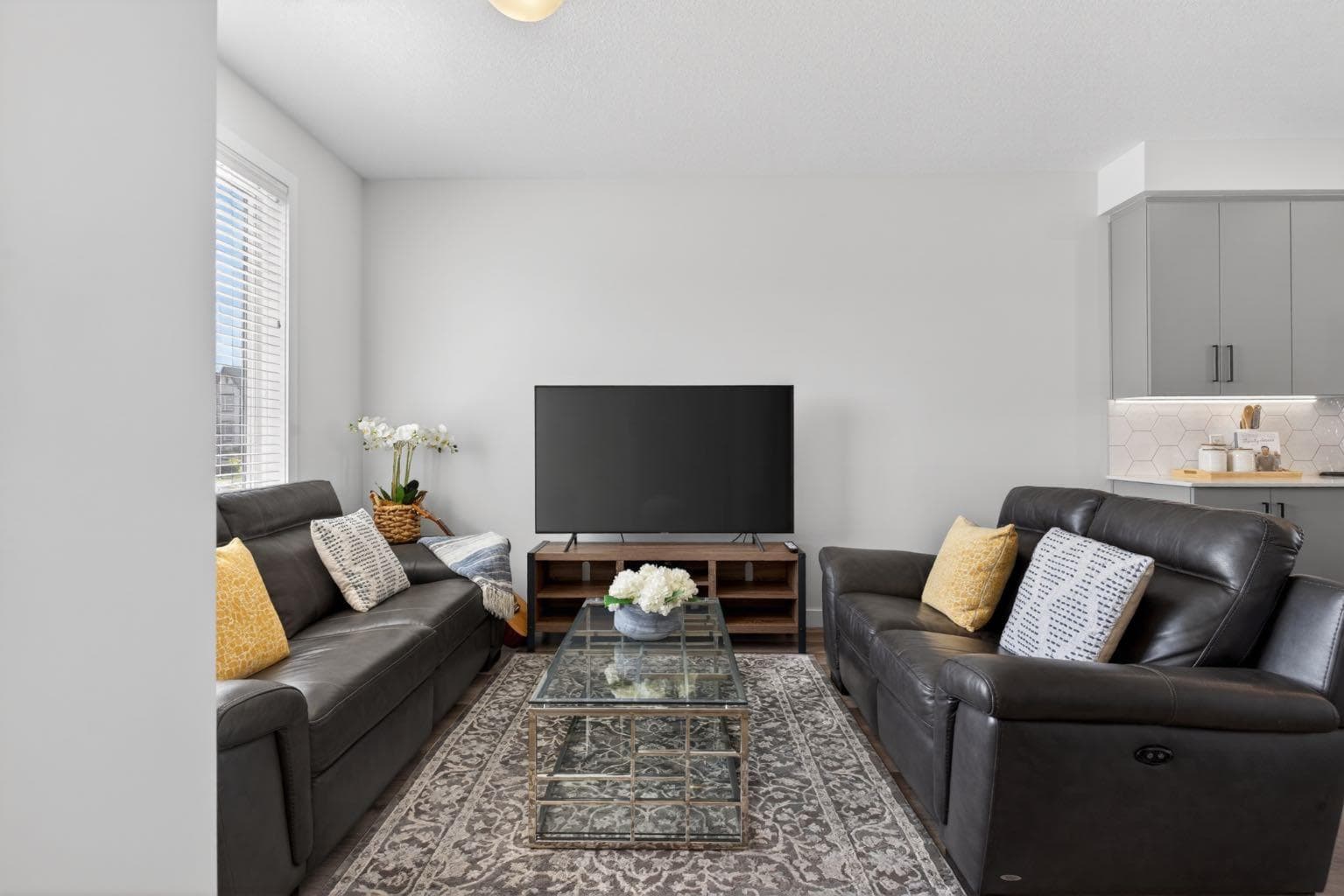 86 Evanscrest Manor NW