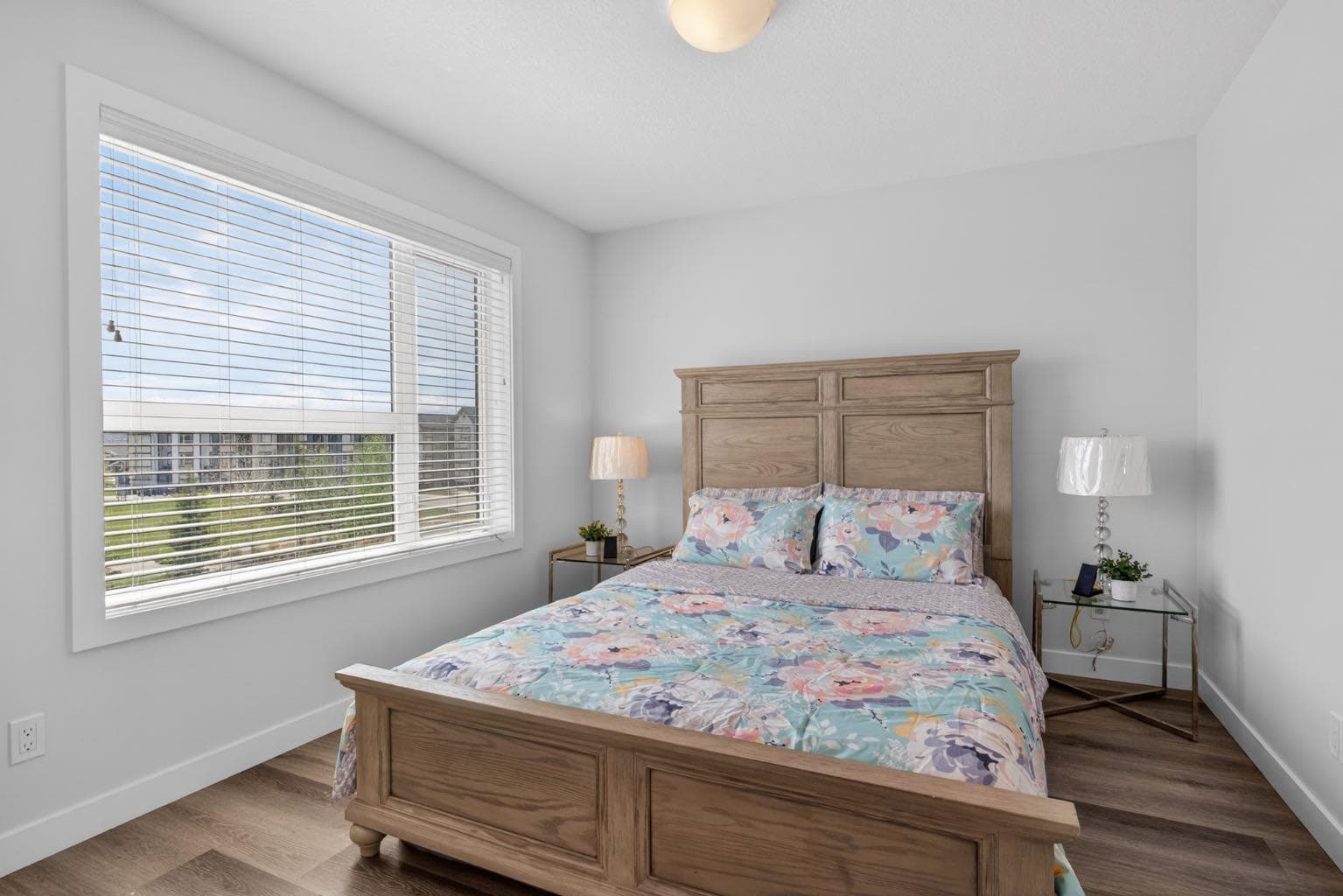 86 Evanscrest Manor NW