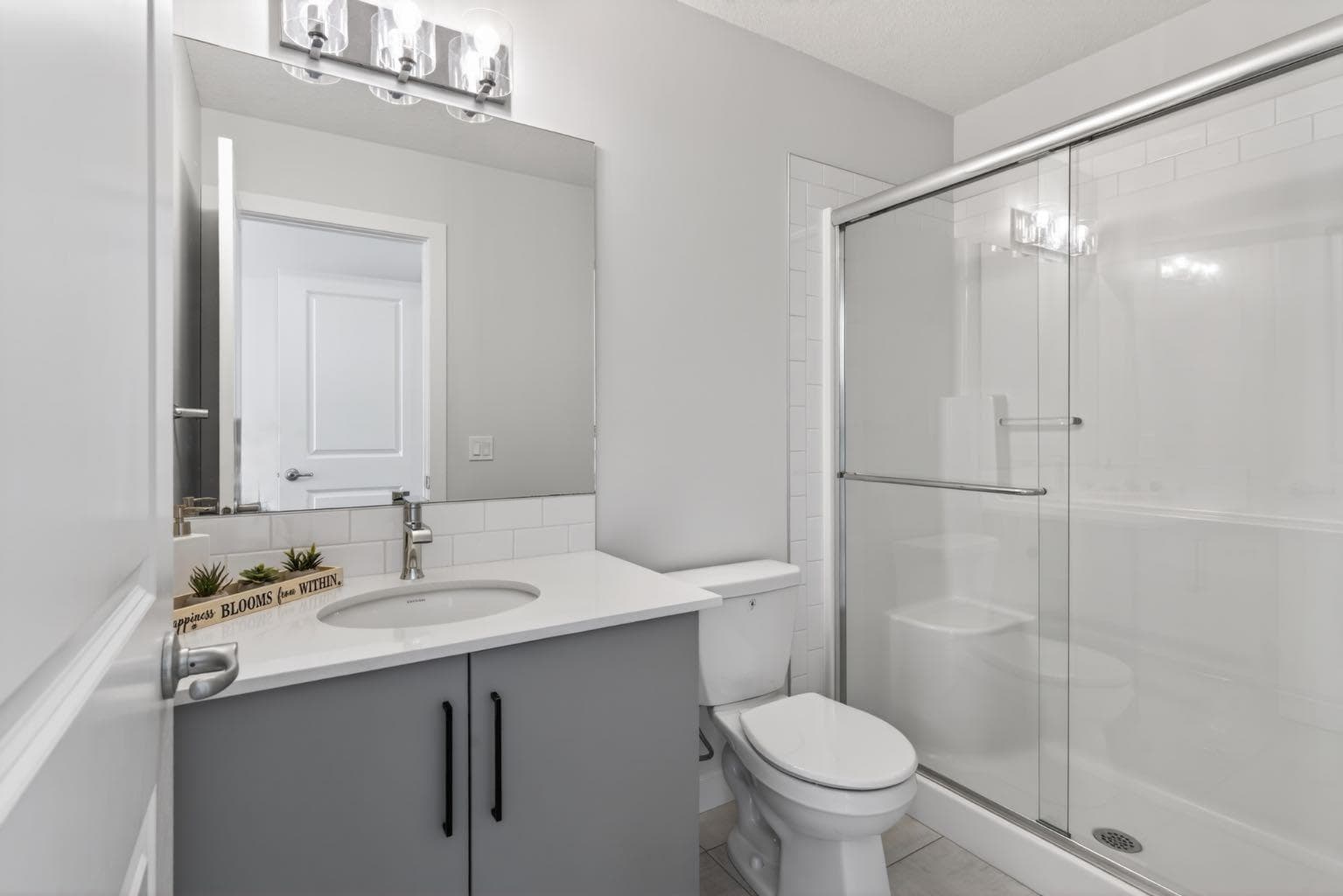 86 Evanscrest Manor NW