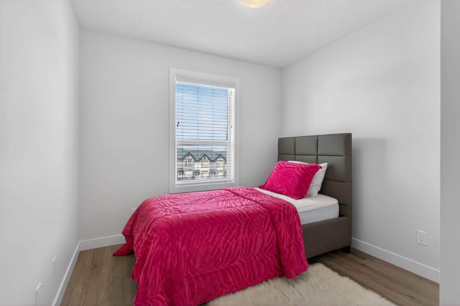 86 Evanscrest Manor NW