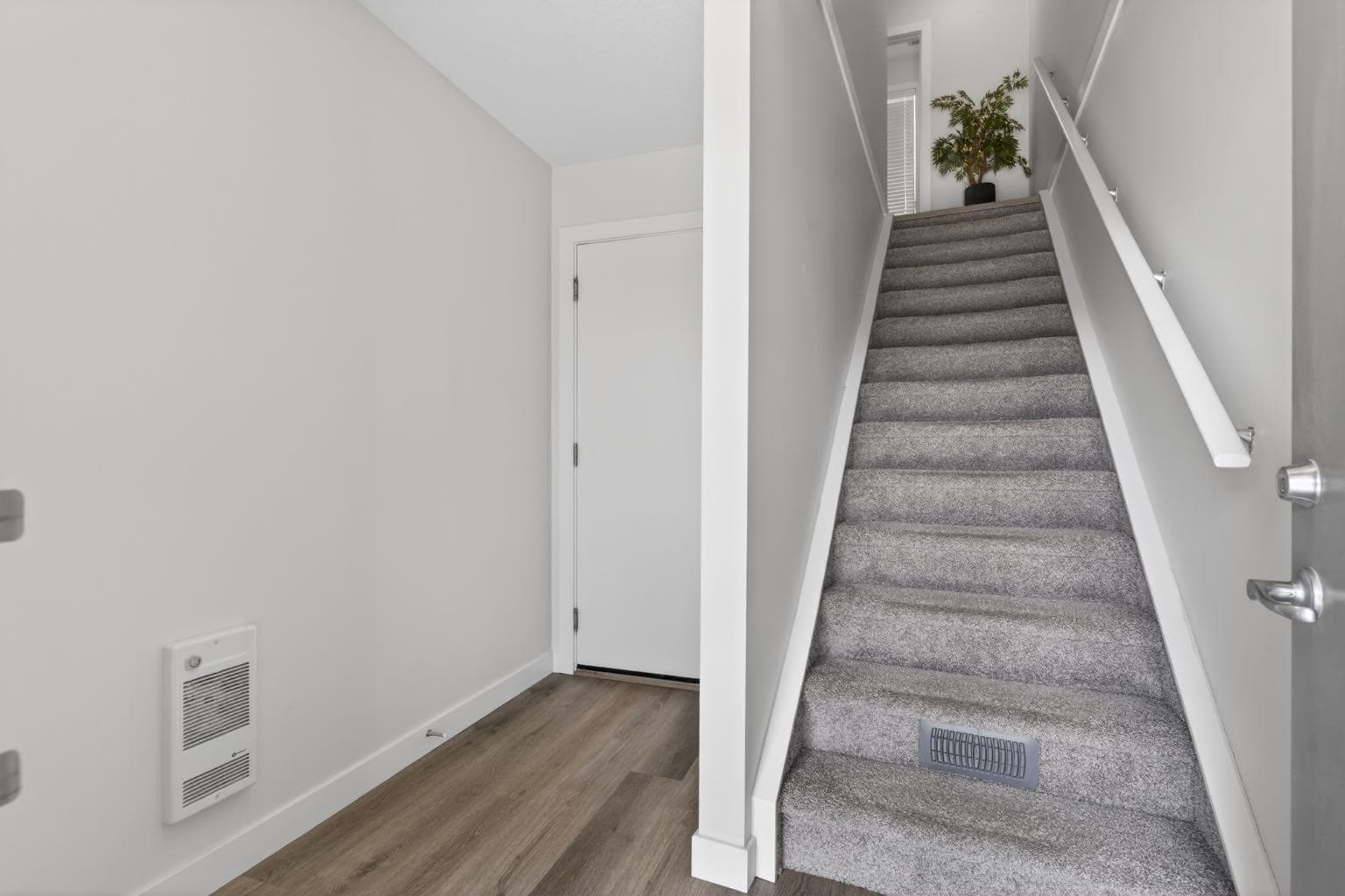 86 Evanscrest Manor NW