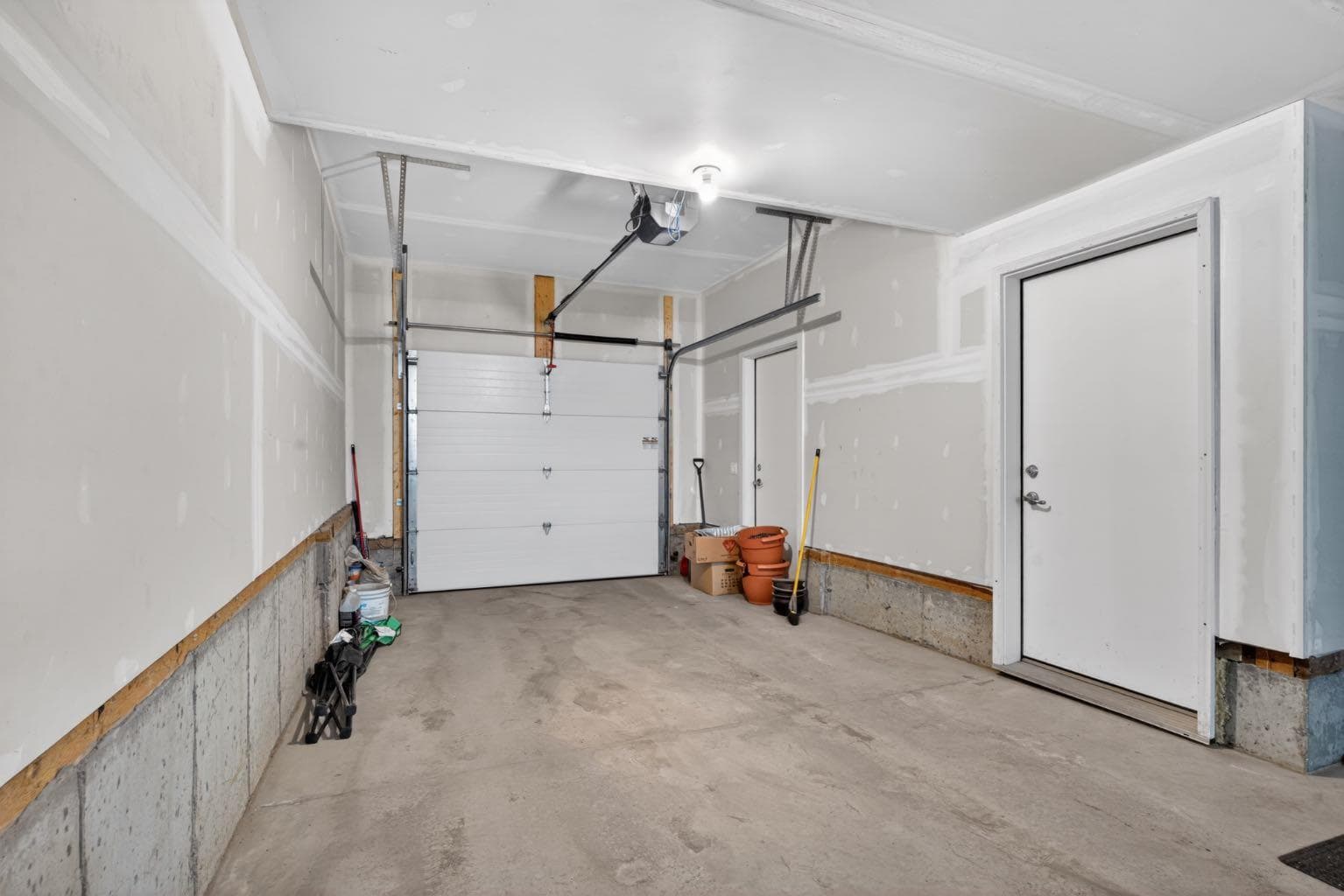 86 Evanscrest Manor NW